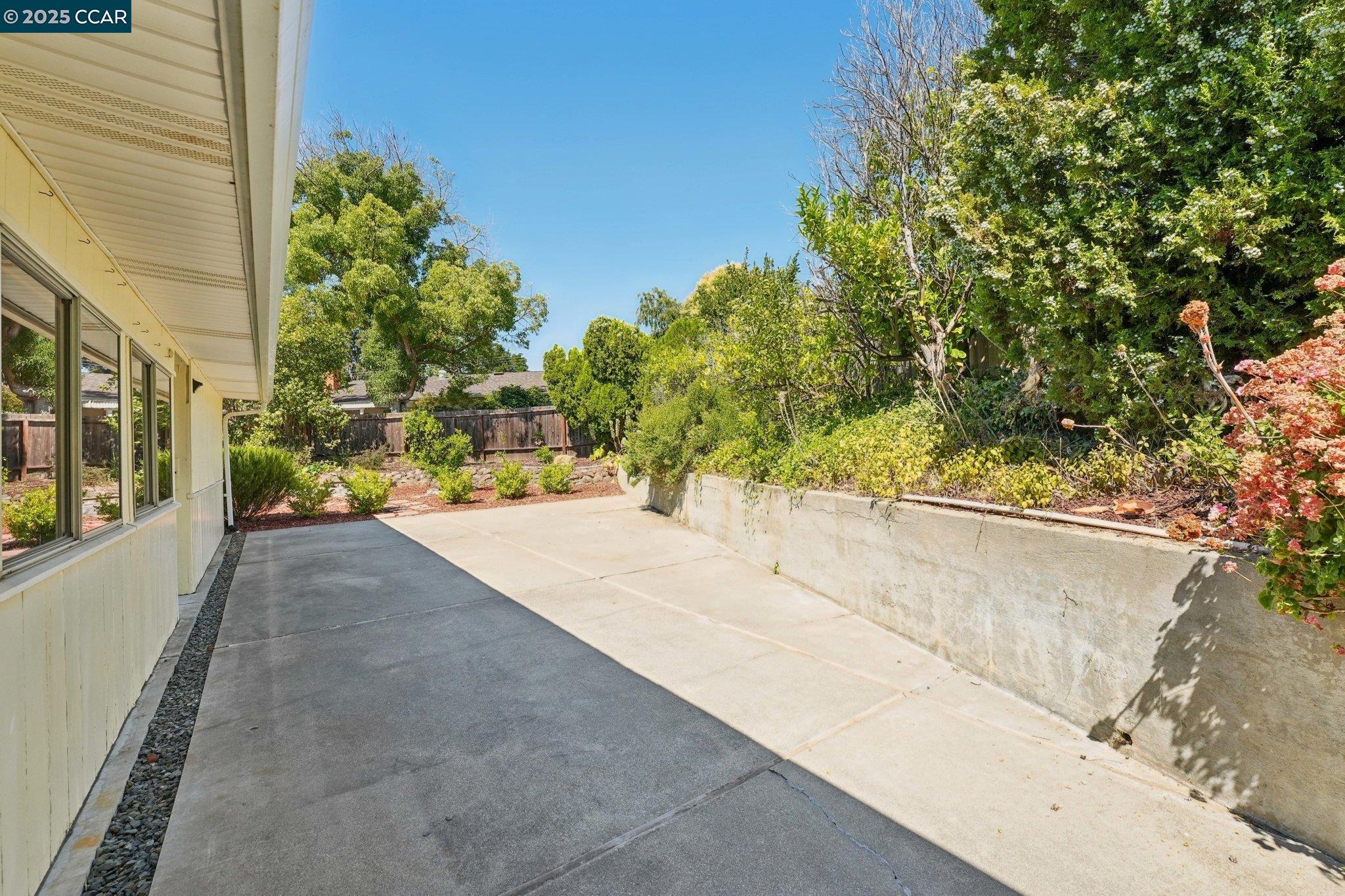 Detail Gallery Image 51 of 55 For 2128 Trinity Ct, Martinez,  CA 94553 - 3 Beds | 2 Baths