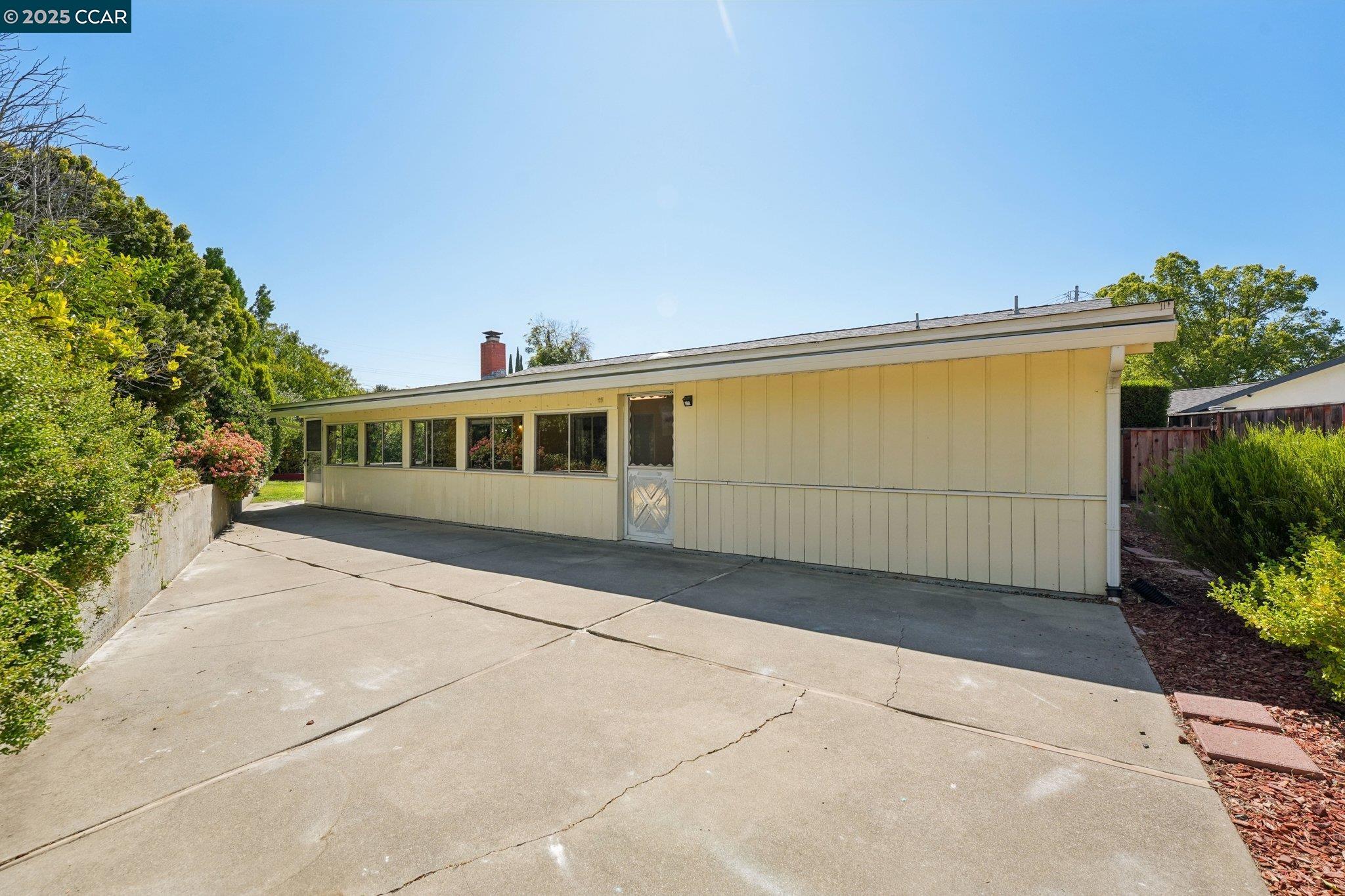 Detail Gallery Image 52 of 55 For 2128 Trinity Ct, Martinez,  CA 94553 - 3 Beds | 2 Baths