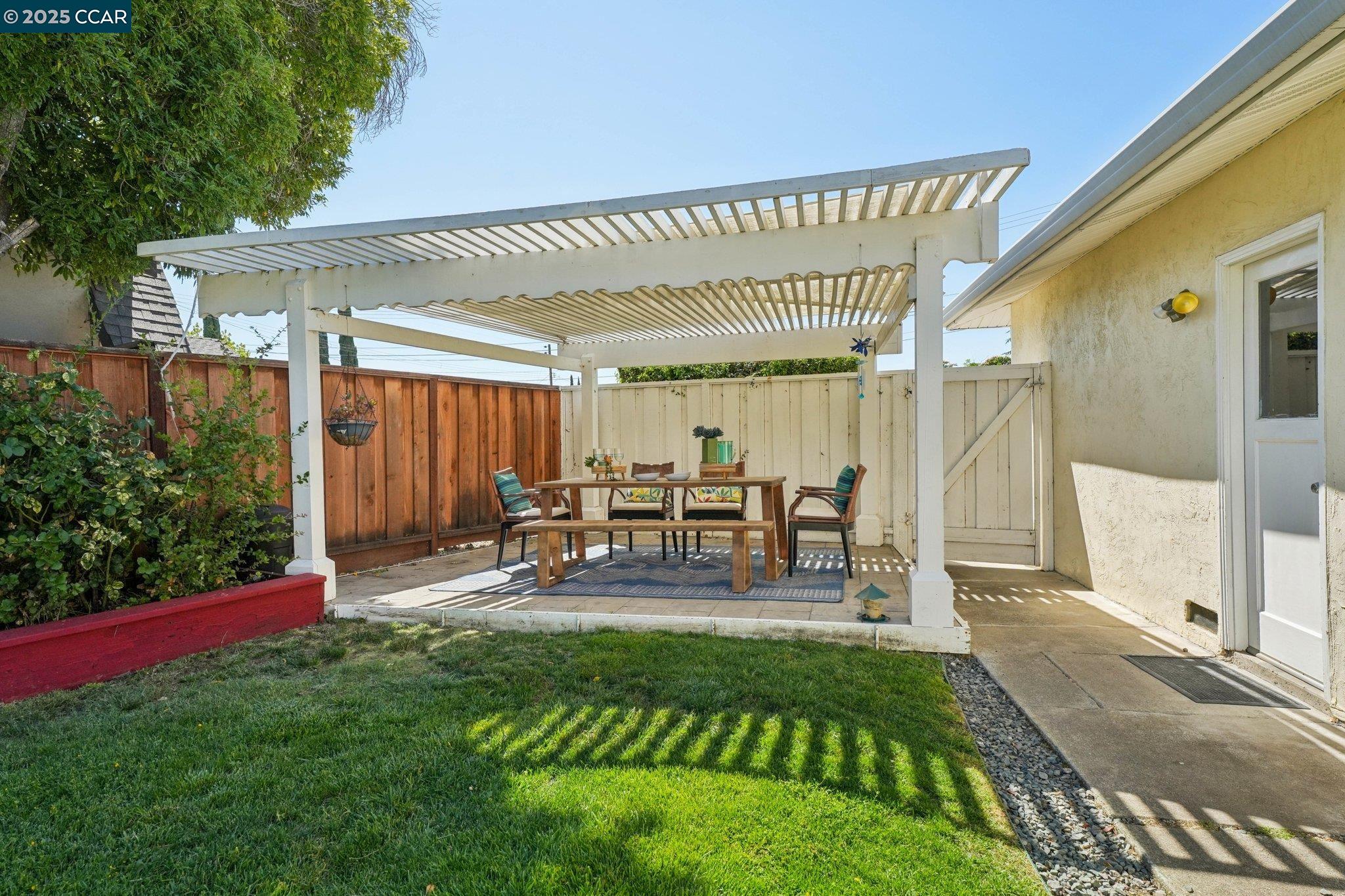 Detail Gallery Image 55 of 55 For 2128 Trinity Ct, Martinez,  CA 94553 - 3 Beds | 2 Baths