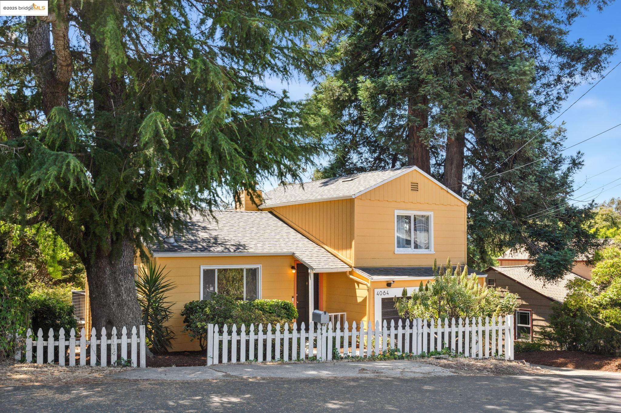 Detail Gallery Image 1 of 30 For 4084 Lambert Rd, El Sobrante,  CA 94803 - 2 Beds | 1 Baths