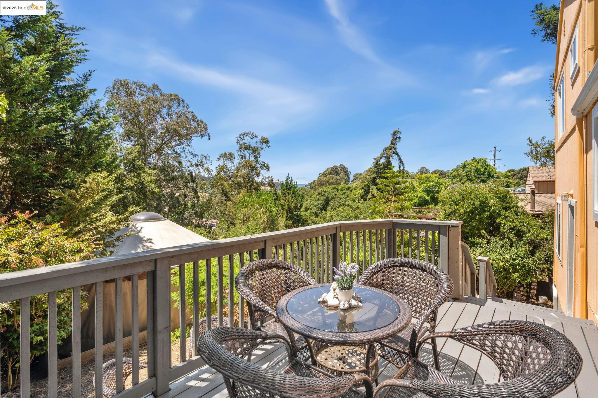 Detail Gallery Image 10 of 30 For 4084 Lambert Rd, El Sobrante,  CA 94803 - 2 Beds | 1 Baths