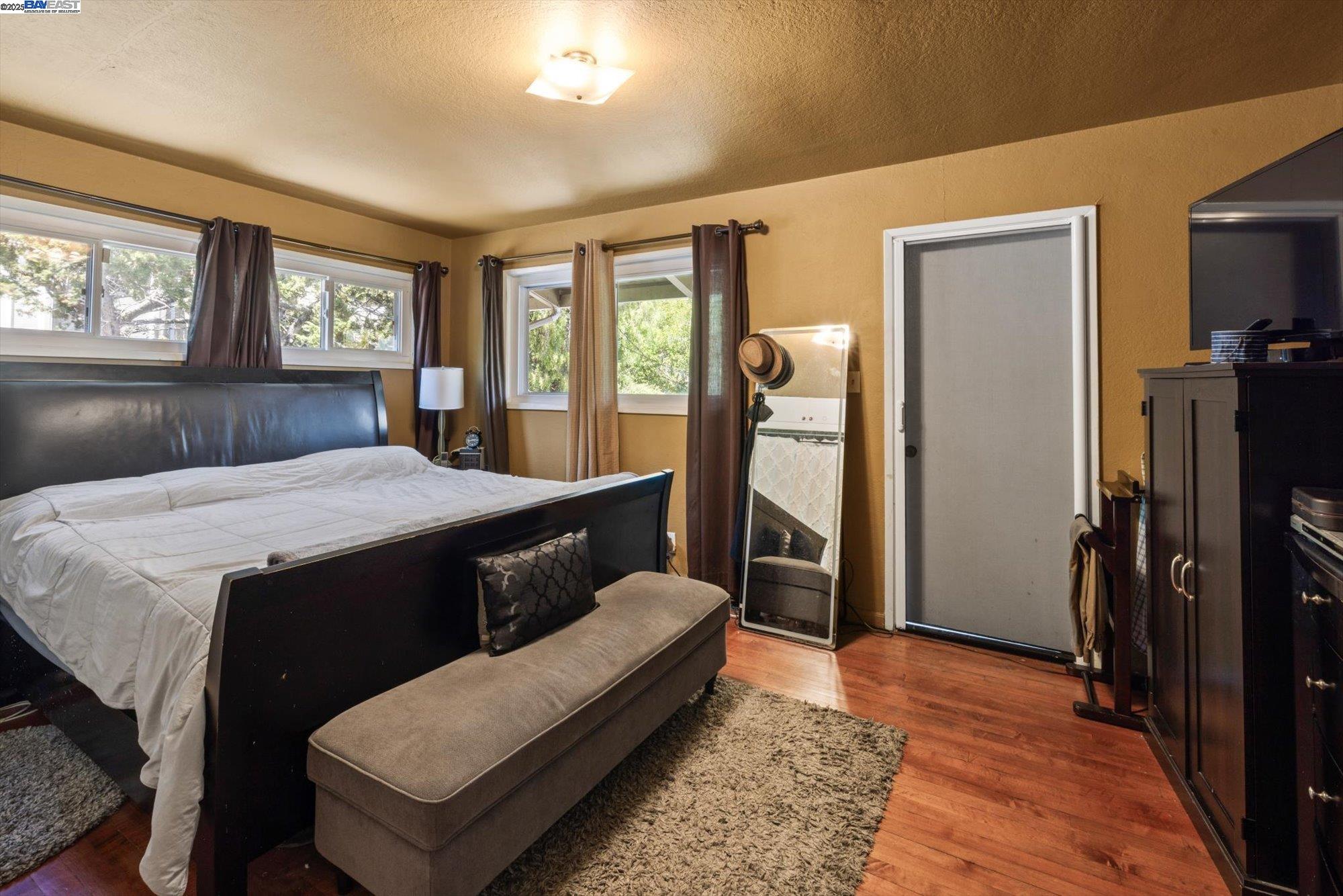 Detail Gallery Image 19 of 46 For 18485 Almond Rd, Castro Valley,  CA 94546 - 5 Beds | 4 Baths