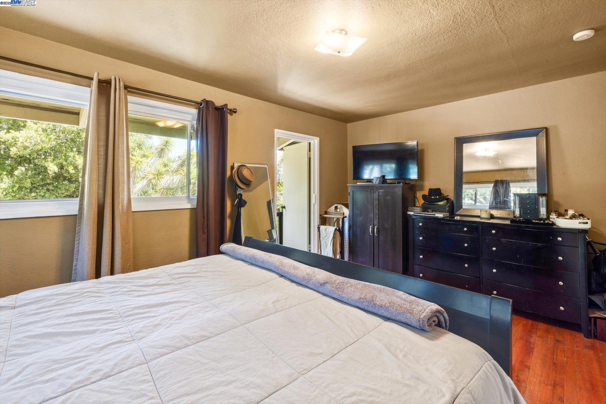 Detail Gallery Image 21 of 46 For 18485 Almond Rd, Castro Valley,  CA 94546 - 5 Beds | 4 Baths