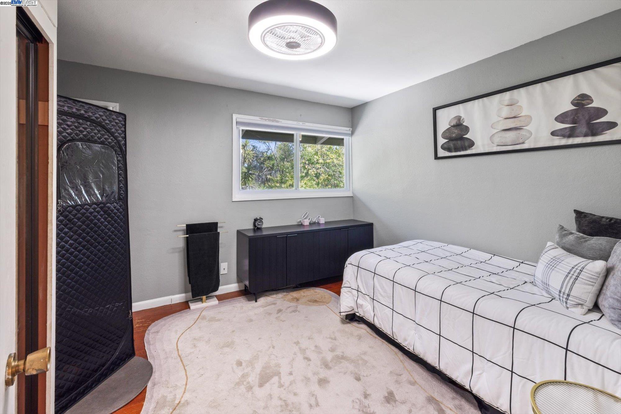 Detail Gallery Image 25 of 46 For 18485 Almond Rd, Castro Valley,  CA 94546 - 5 Beds | 4 Baths