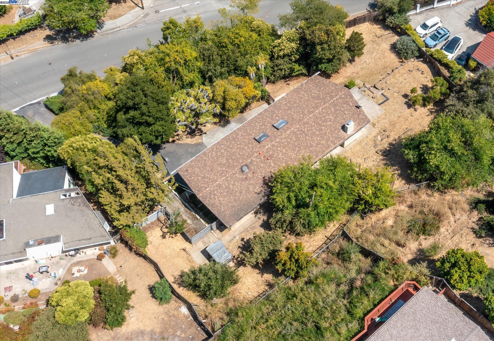 Detail Gallery Image 38 of 46 For 18485 Almond Rd, Castro Valley,  CA 94546 - 5 Beds | 4 Baths