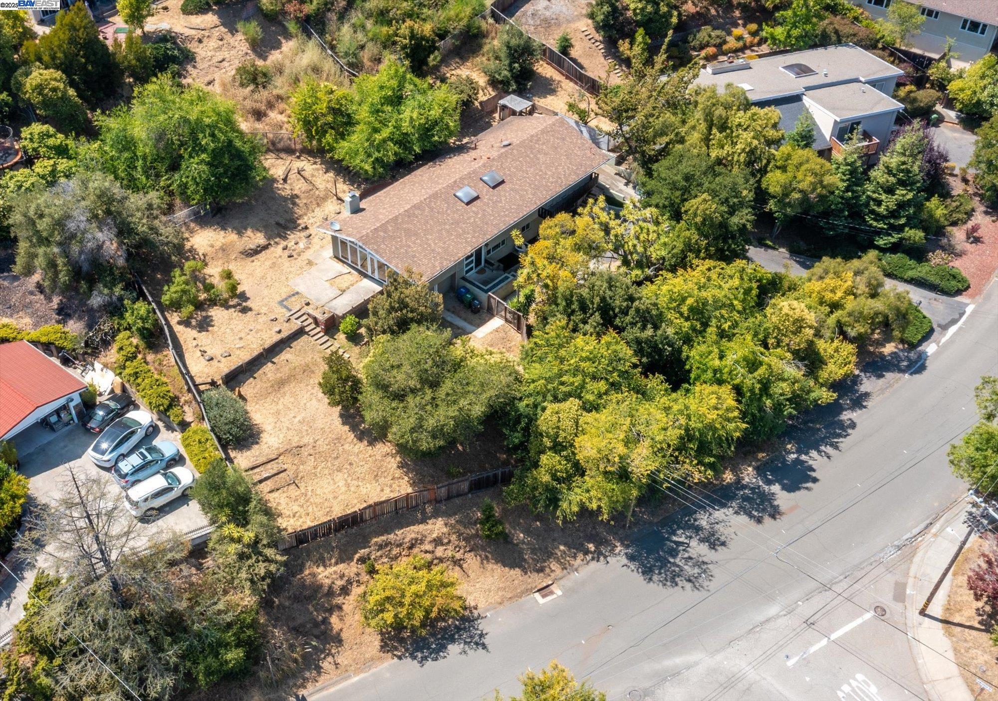 Detail Gallery Image 41 of 46 For 18485 Almond Rd, Castro Valley,  CA 94546 - 5 Beds | 4 Baths