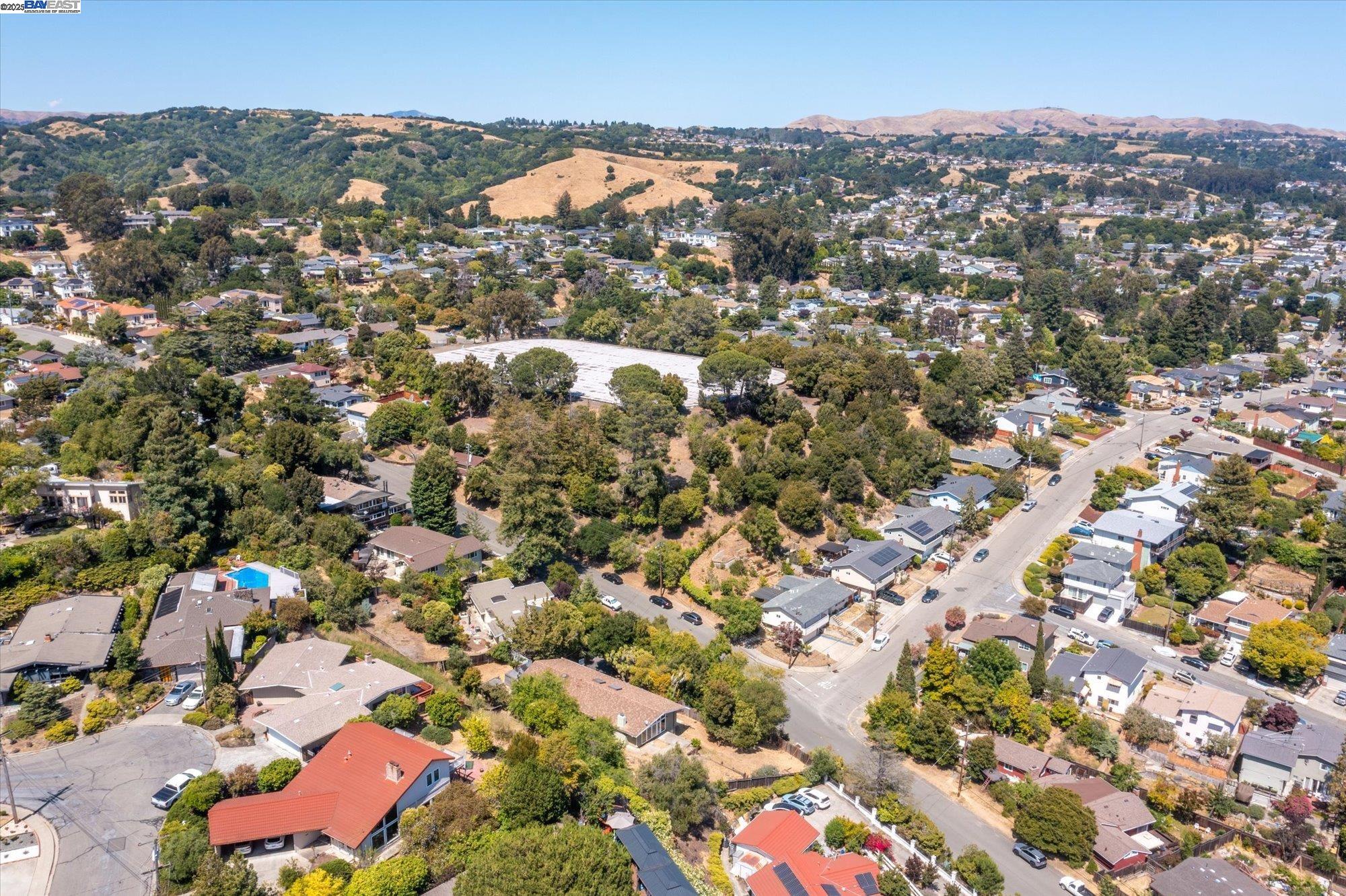 Detail Gallery Image 45 of 46 For 18485 Almond Rd, Castro Valley,  CA 94546 - 5 Beds | 4 Baths
