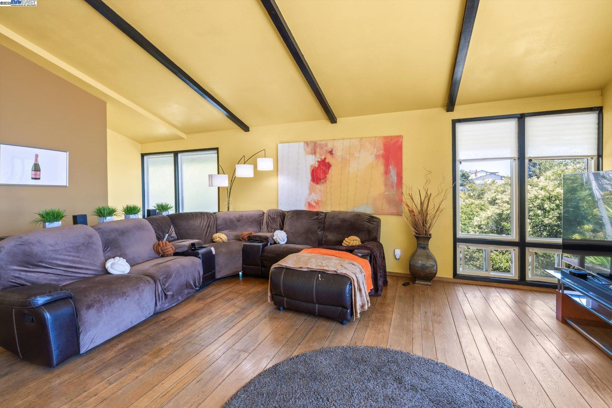 Detail Gallery Image 7 of 46 For 18485 Almond Rd, Castro Valley,  CA 94546 - 5 Beds | 4 Baths
