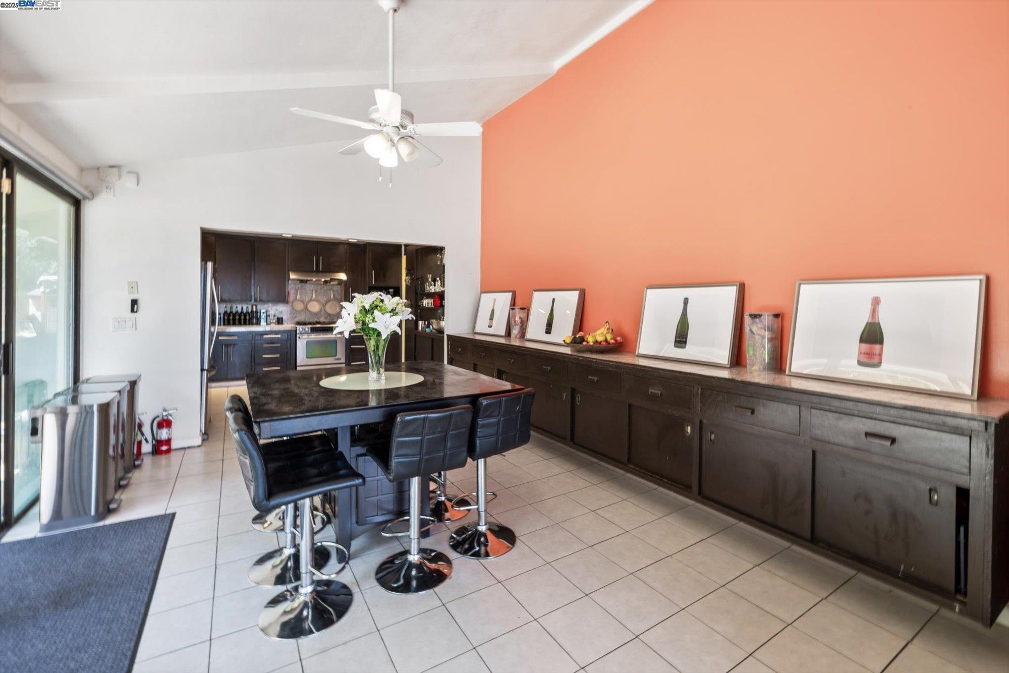 Detail Gallery Image 9 of 46 For 18485 Almond Rd, Castro Valley,  CA 94546 - 5 Beds | 4 Baths