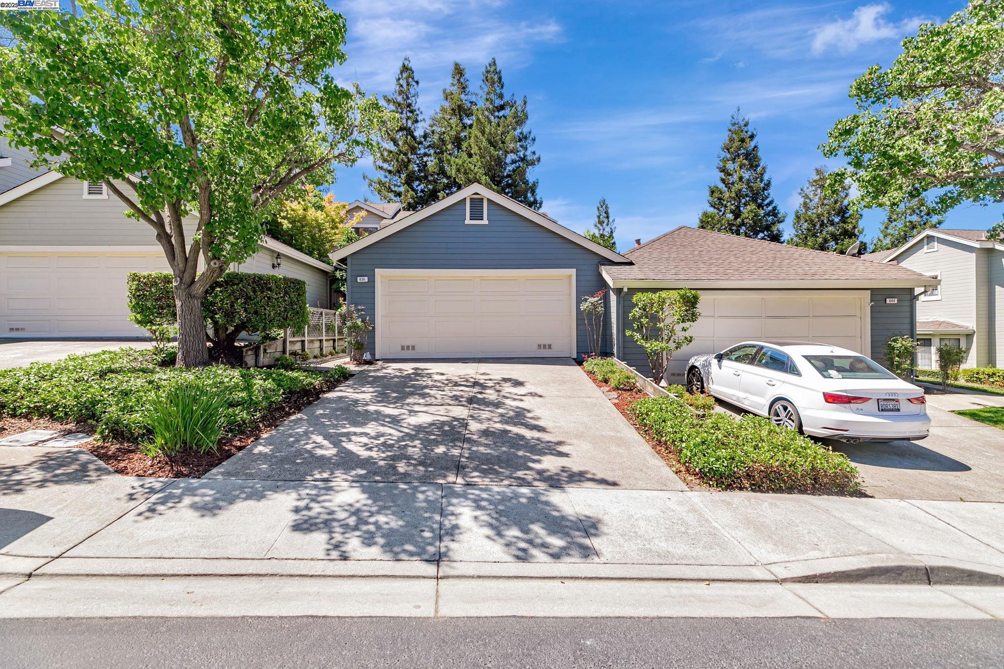 MLS: 41104344 Condo For Sale