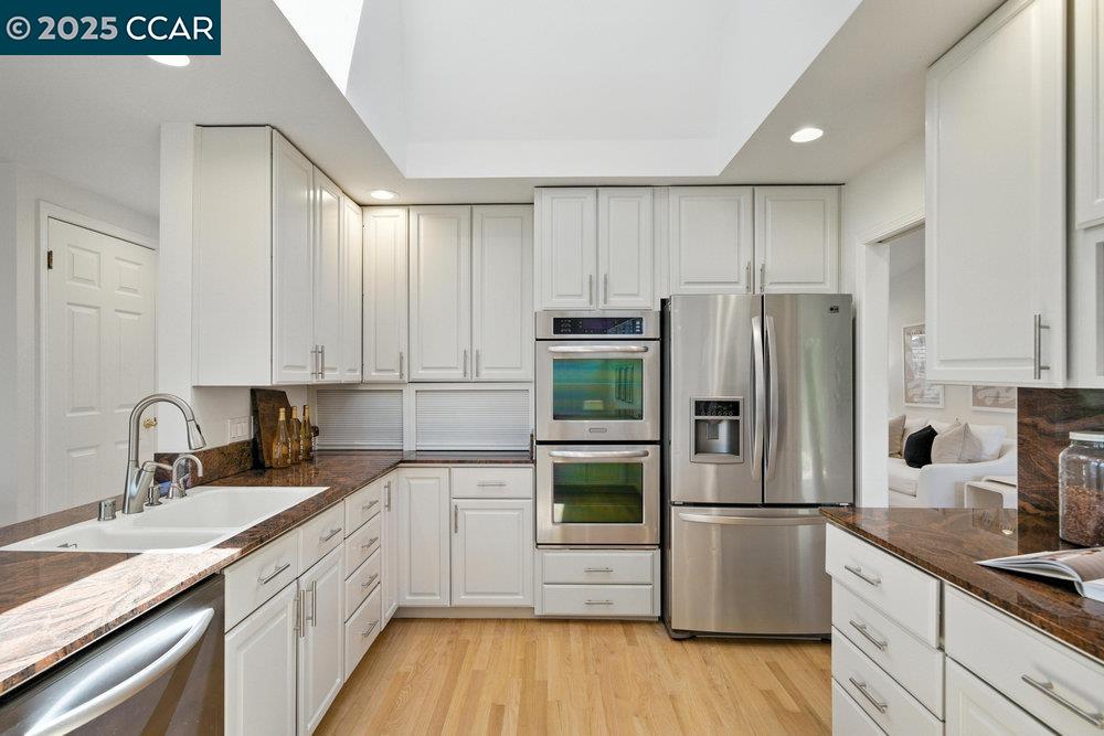 Detail Gallery Image 12 of 60 For 3310 Sweet Dr, Lafayette,  CA 94549 - 4 Beds | 3 Baths