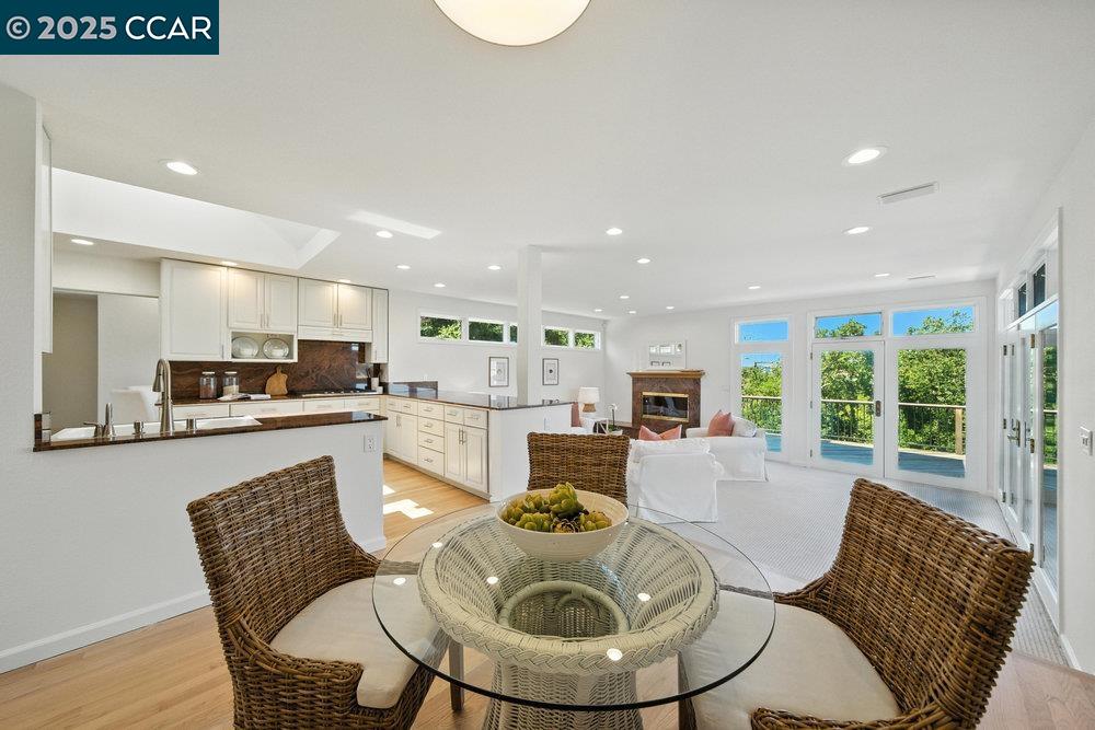 Detail Gallery Image 14 of 60 For 3310 Sweet Dr, Lafayette,  CA 94549 - 4 Beds | 3 Baths
