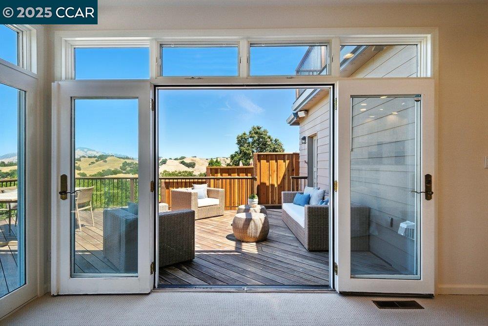 Detail Gallery Image 20 of 60 For 3310 Sweet Dr, Lafayette,  CA 94549 - 4 Beds | 3 Baths