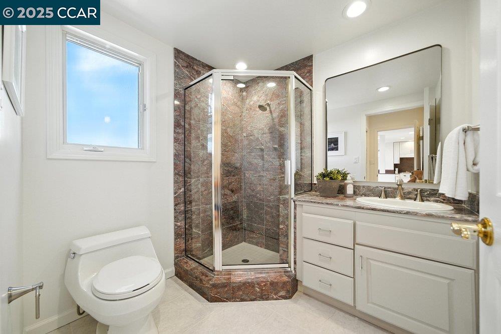 Detail Gallery Image 22 of 60 For 3310 Sweet Dr, Lafayette,  CA 94549 - 4 Beds | 3 Baths