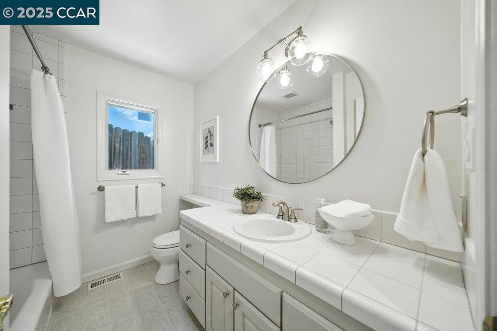 Detail Gallery Image 25 of 60 For 3310 Sweet Dr, Lafayette,  CA 94549 - 4 Beds | 3 Baths
