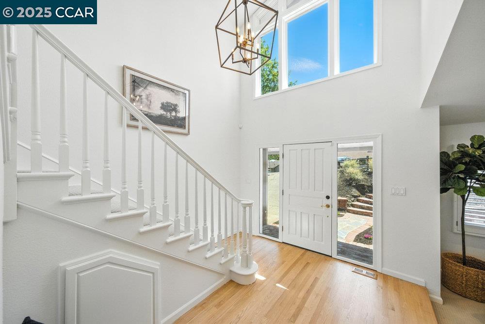 Detail Gallery Image 4 of 60 For 3310 Sweet Dr, Lafayette,  CA 94549 - 4 Beds | 3 Baths
