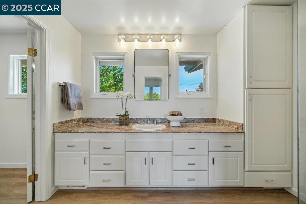 Detail Gallery Image 32 of 60 For 3310 Sweet Dr, Lafayette,  CA 94549 - 4 Beds | 3 Baths