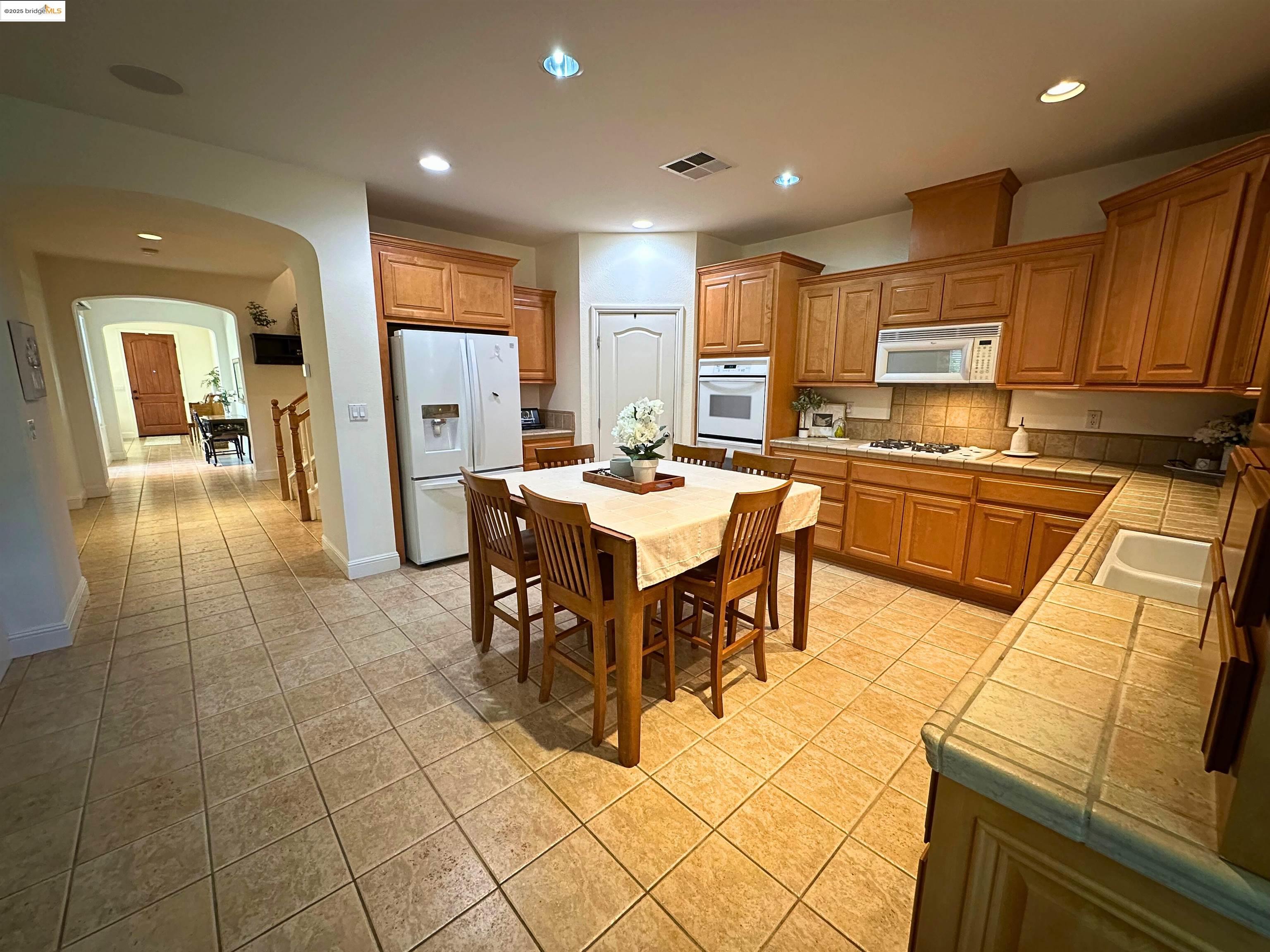Detail Gallery Image 14 of 52 For 1327 Remington Ct, Tracy,  CA 95377 - 5 Beds | 4 Baths