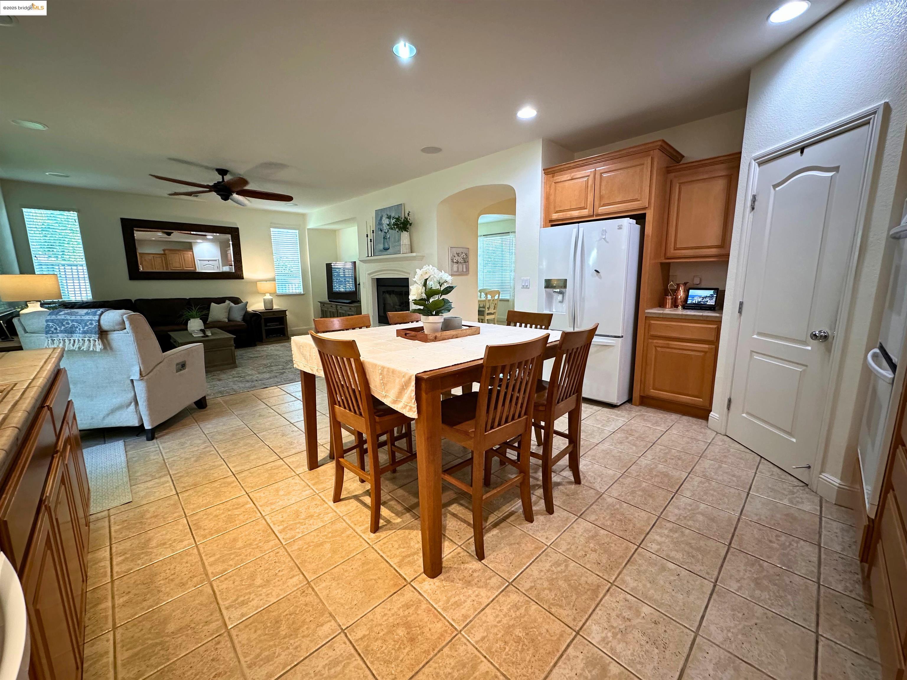 Detail Gallery Image 15 of 52 For 1327 Remington Ct, Tracy,  CA 95377 - 5 Beds | 4 Baths