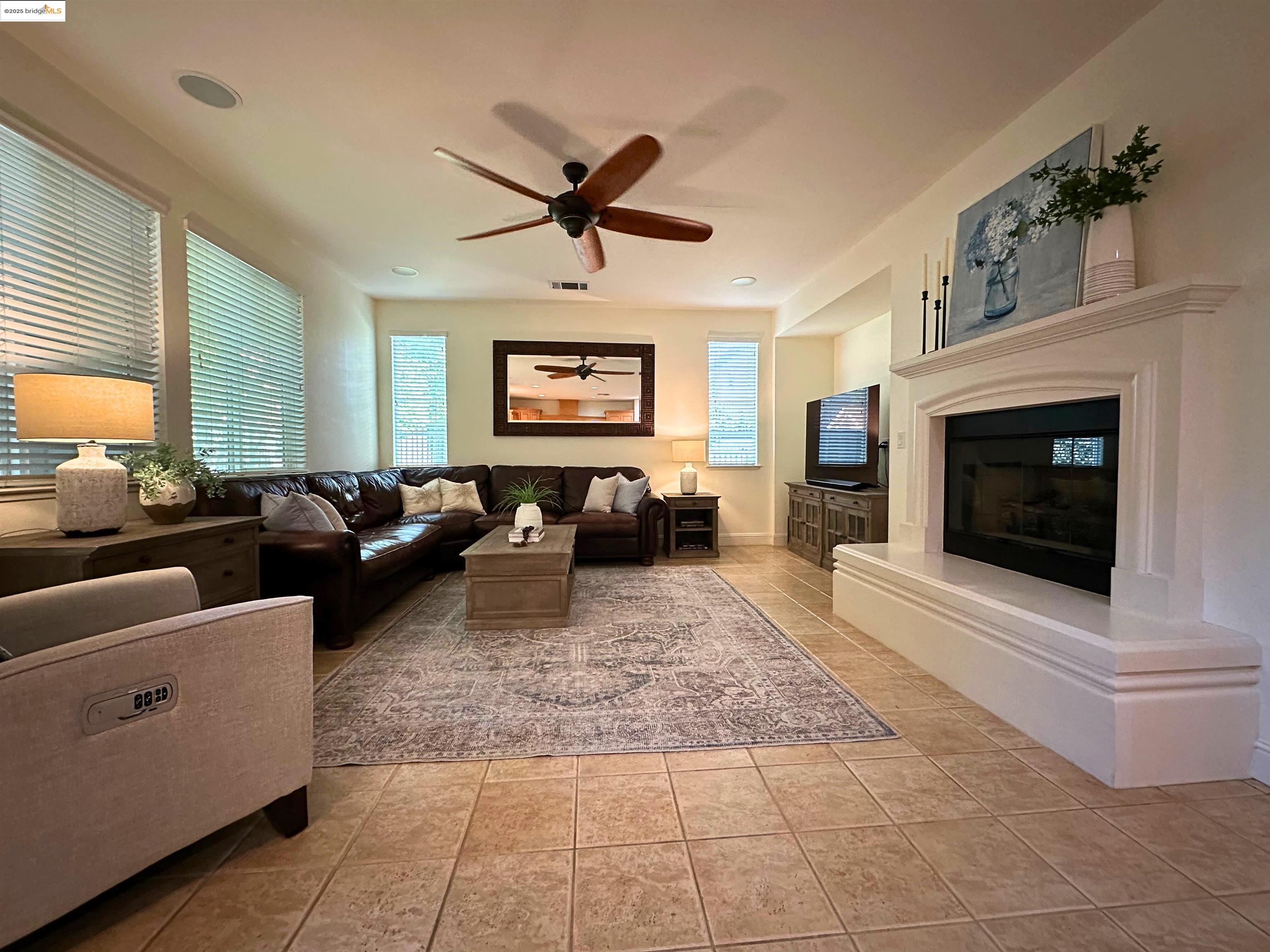 Detail Gallery Image 17 of 52 For 1327 Remington Ct, Tracy,  CA 95377 - 5 Beds | 4 Baths