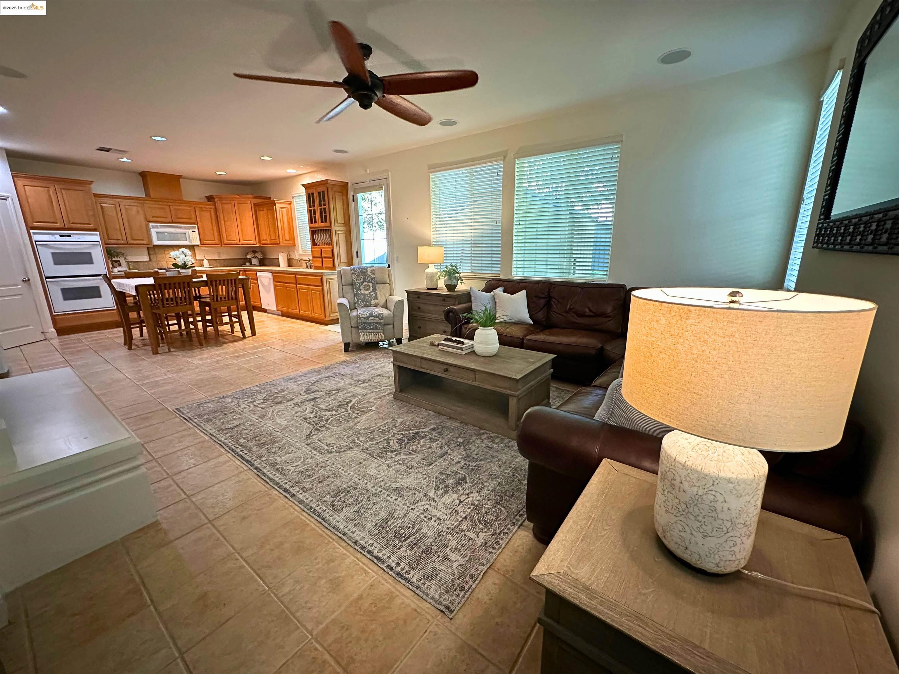 Detail Gallery Image 19 of 52 For 1327 Remington Ct, Tracy,  CA 95377 - 5 Beds | 4 Baths