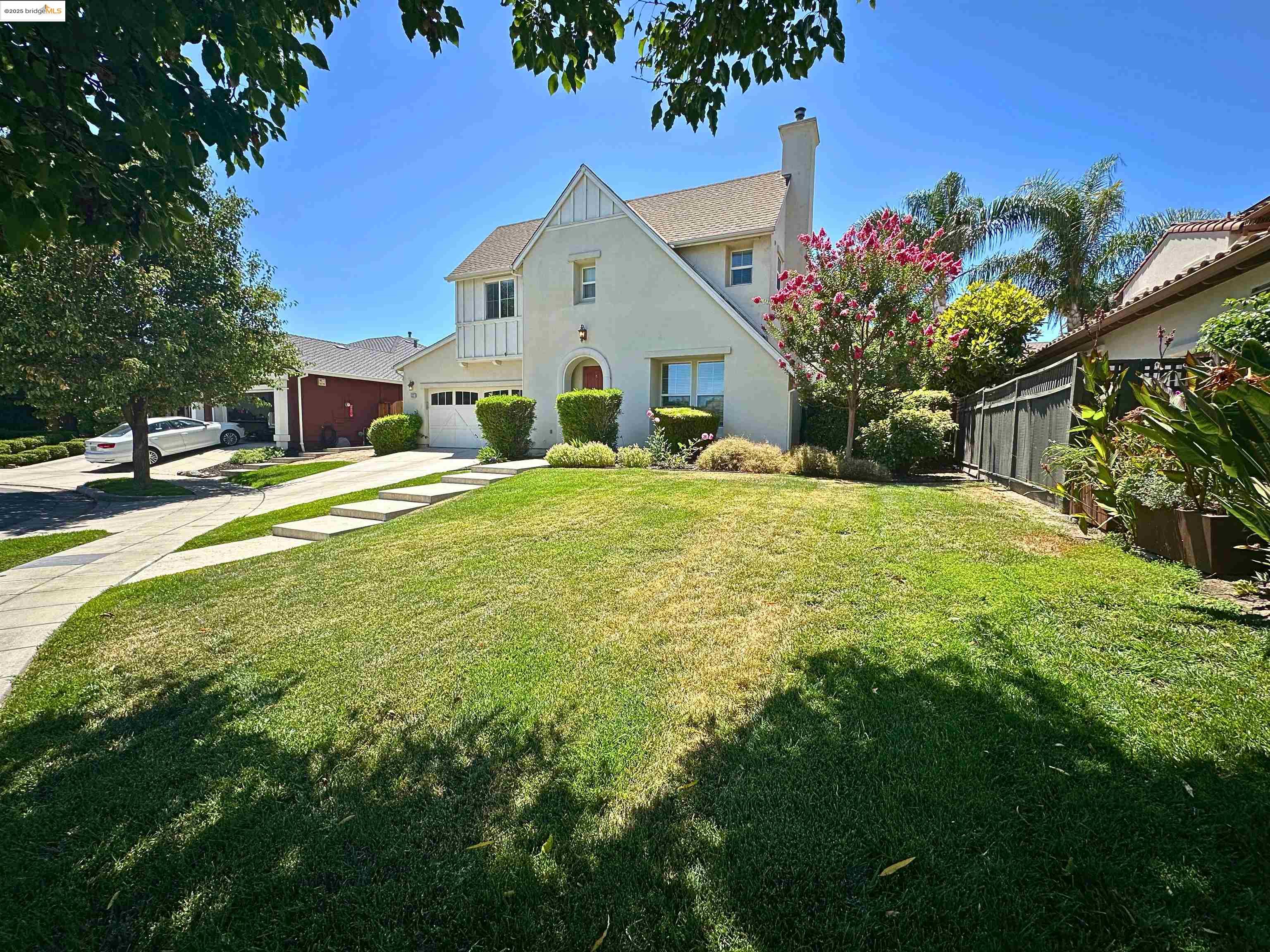Detail Gallery Image 4 of 52 For 1327 Remington Ct, Tracy,  CA 95377 - 5 Beds | 4 Baths