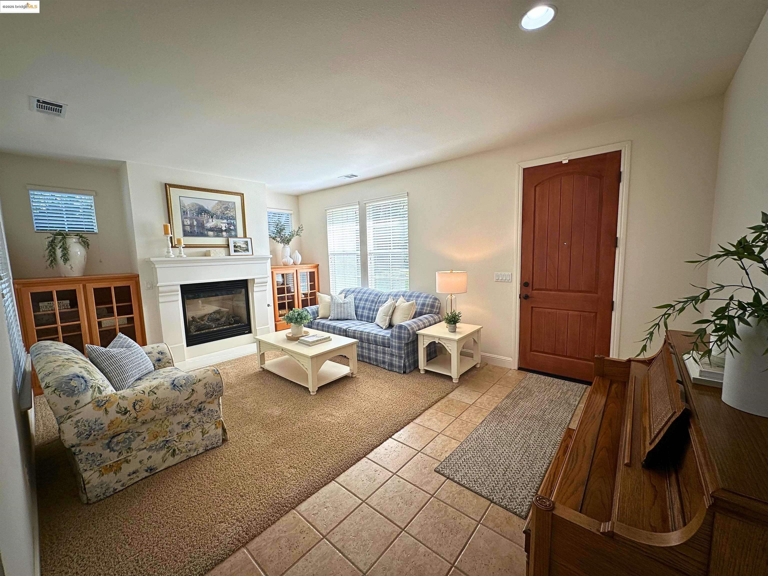 Detail Gallery Image 5 of 52 For 1327 Remington Ct, Tracy,  CA 95377 - 5 Beds | 4 Baths