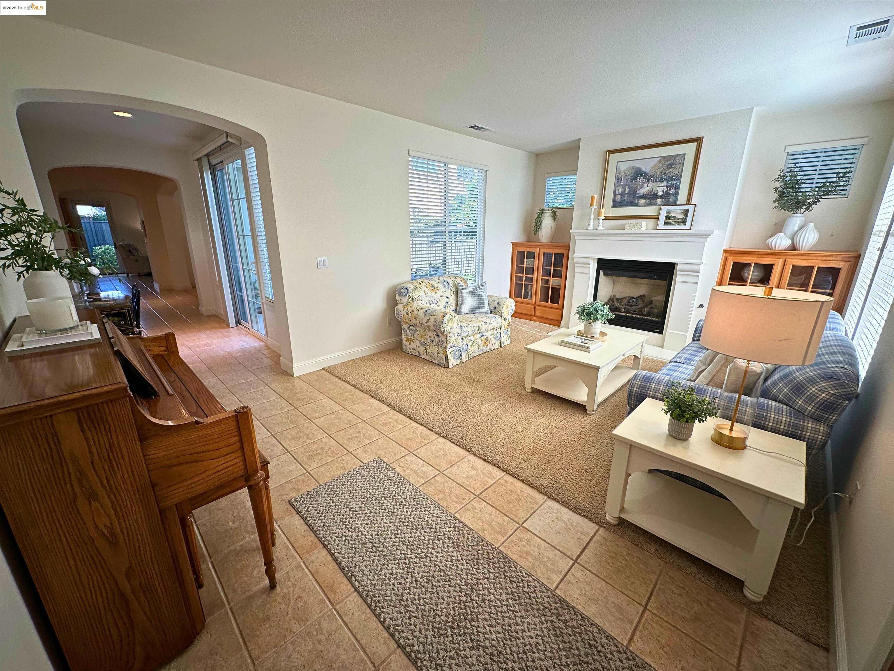 Detail Gallery Image 6 of 52 For 1327 Remington Ct, Tracy,  CA 95377 - 5 Beds | 4 Baths