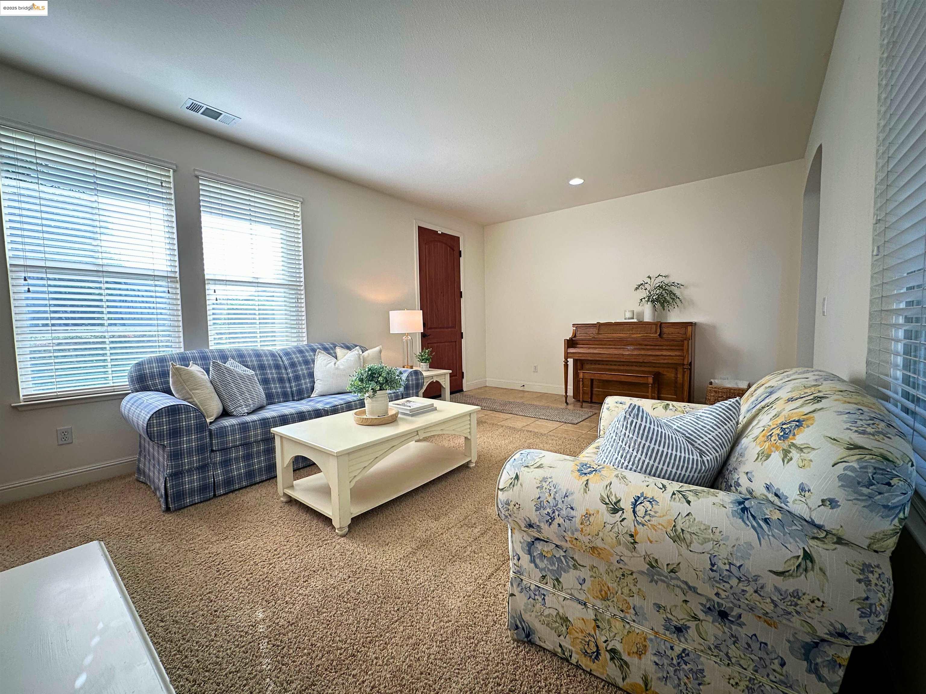 Detail Gallery Image 7 of 52 For 1327 Remington Ct, Tracy,  CA 95377 - 5 Beds | 4 Baths