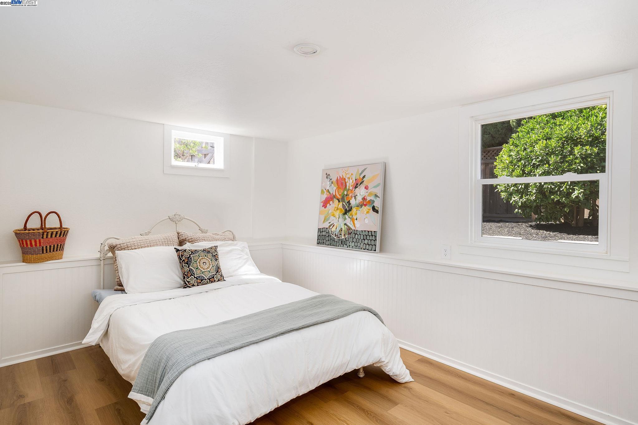 Detail Gallery Image 18 of 47 For 5731 Hermann St, Oakland,  CA 94609 - 4 Beds | 2 Baths