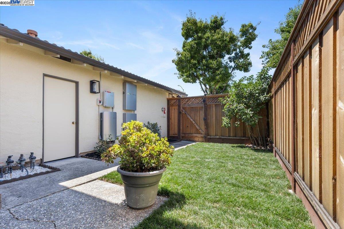 Detail Gallery Image 5 of 51 For 8351 Mulberry Pl, Dublin,  CA 94568 - 4 Beds | 2/1 Baths