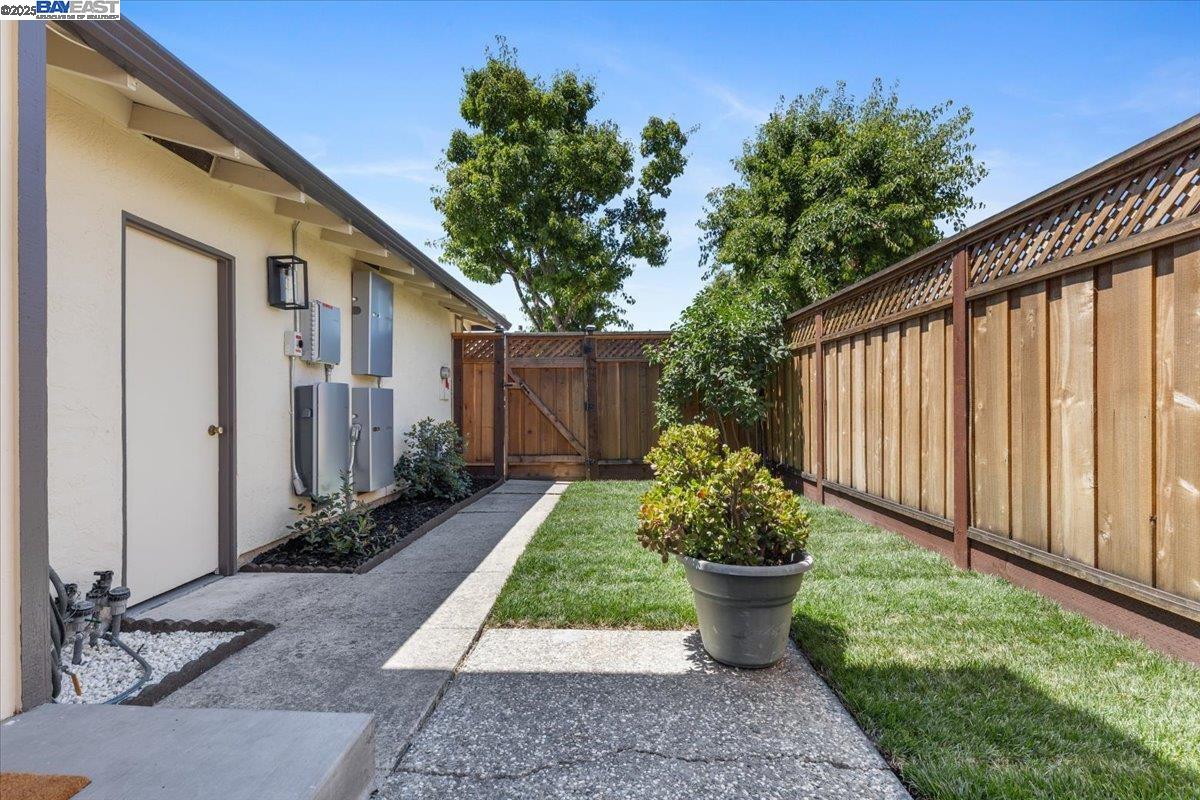 Detail Gallery Image 6 of 51 For 8351 Mulberry Pl, Dublin,  CA 94568 - 4 Beds | 2/1 Baths