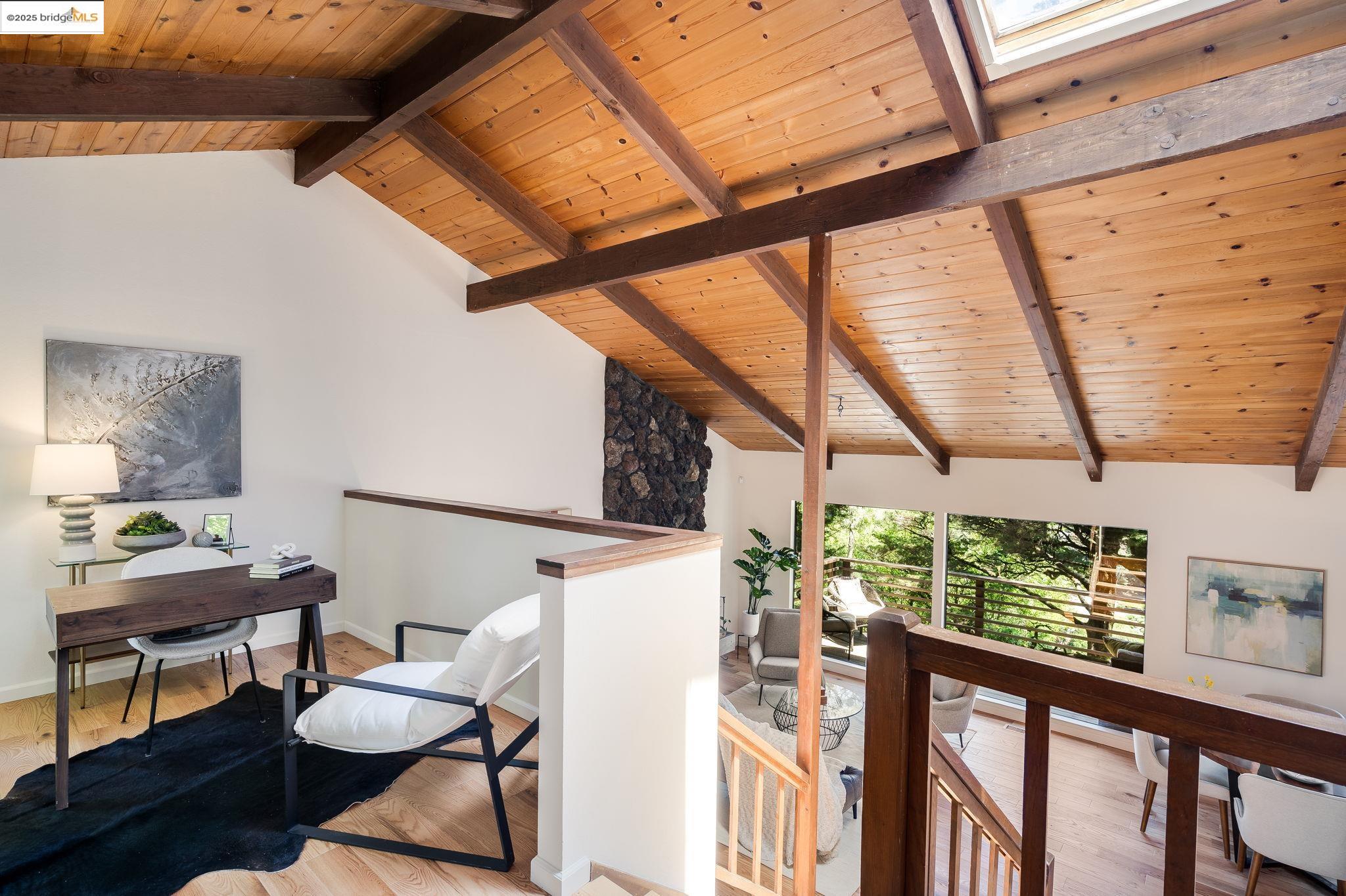 Detail Gallery Image 4 of 34 For 6489 Girvin Dr, Oakland,  CA 94611 - 3 Beds | 2 Baths