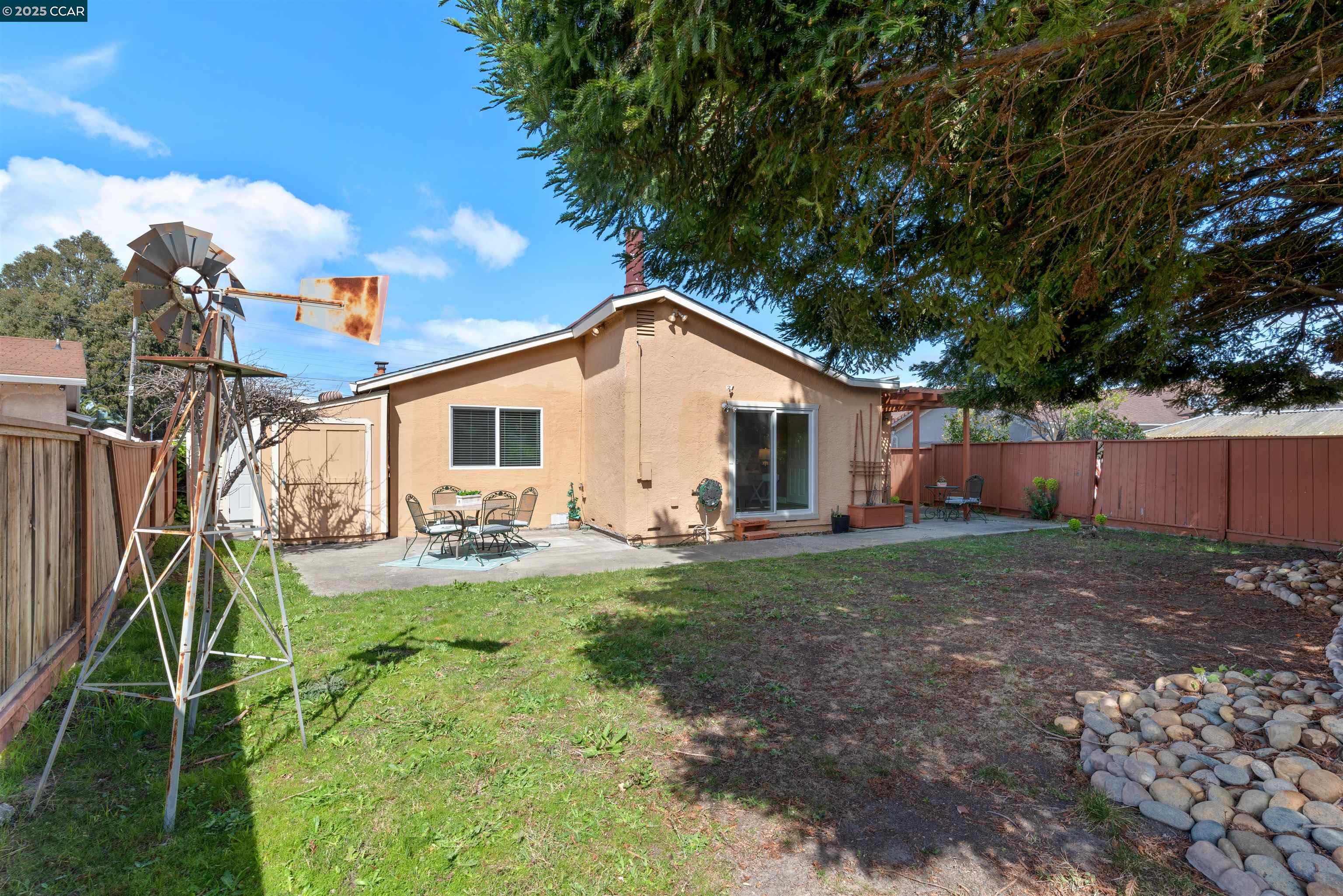 Detail Gallery Image 18 of 29 For 2715 Sargent Ave, San Pablo,  CA 94806 - 3 Beds | 2 Baths