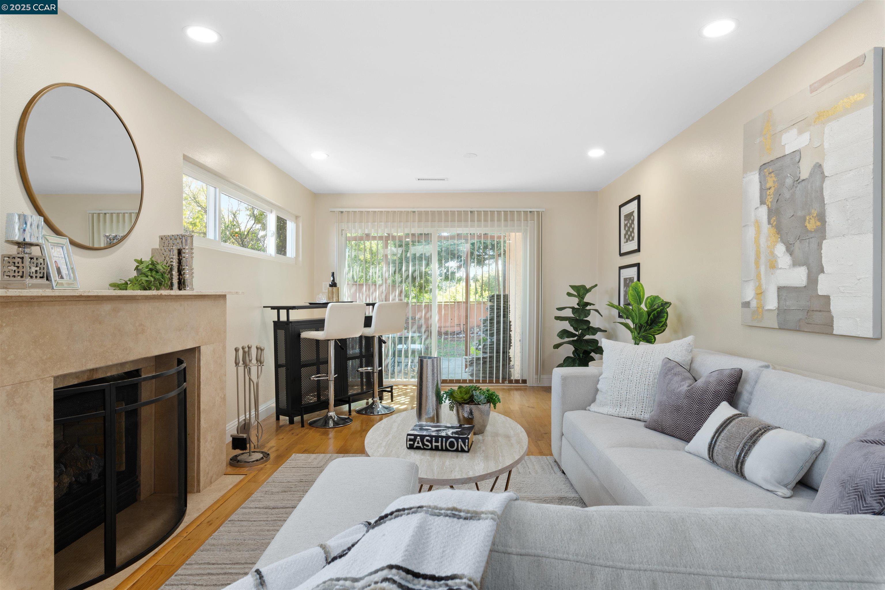 Detail Gallery Image 8 of 29 For 2715 Sargent Ave, San Pablo,  CA 94806 - 3 Beds | 2 Baths