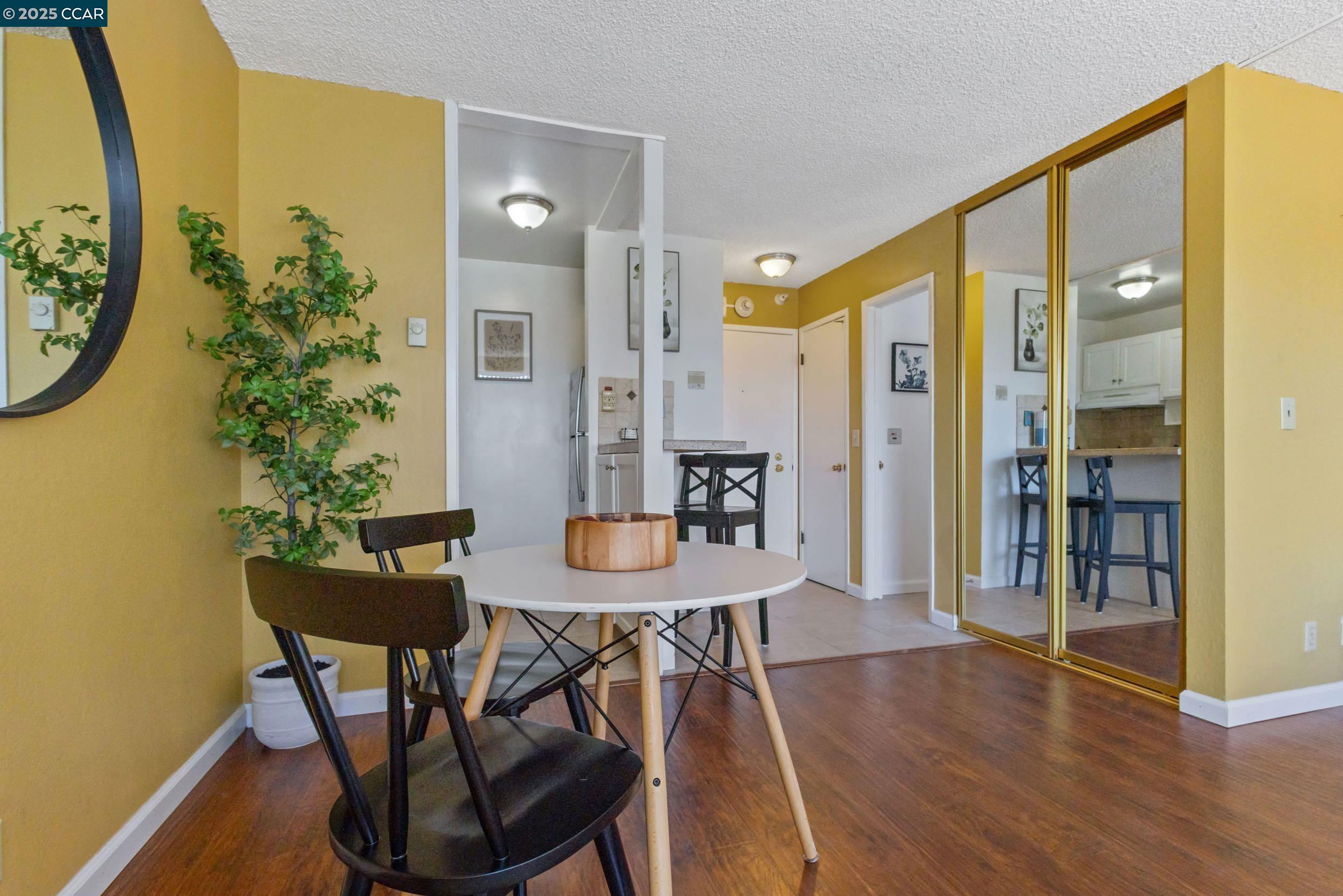 Photo #6: 41104356 Listing 