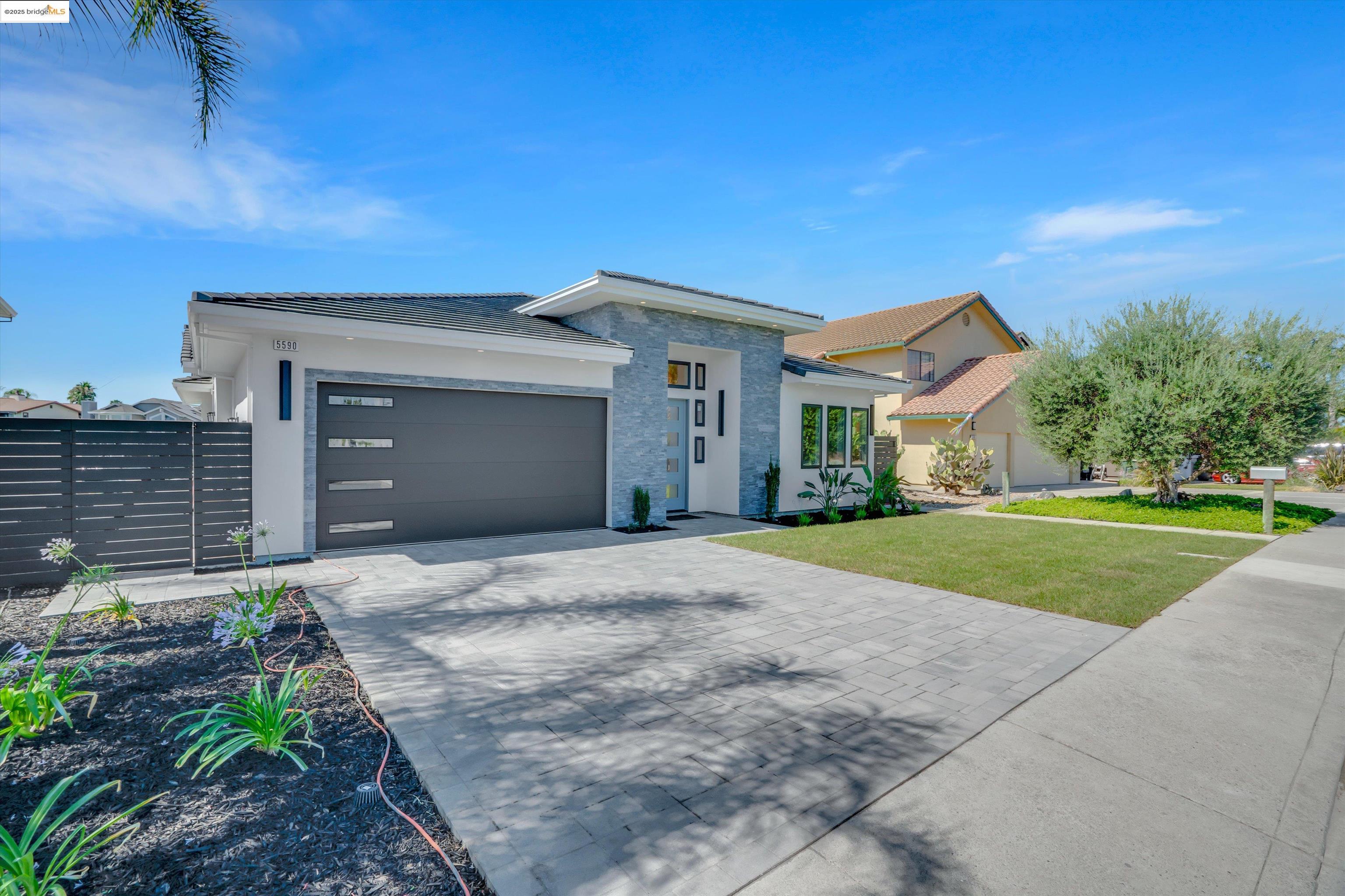 Detail Gallery Image 3 of 42 For 5590 Starboard Dr, Discovery Bay,  CA 94505 - 4 Beds | 4/1 Baths