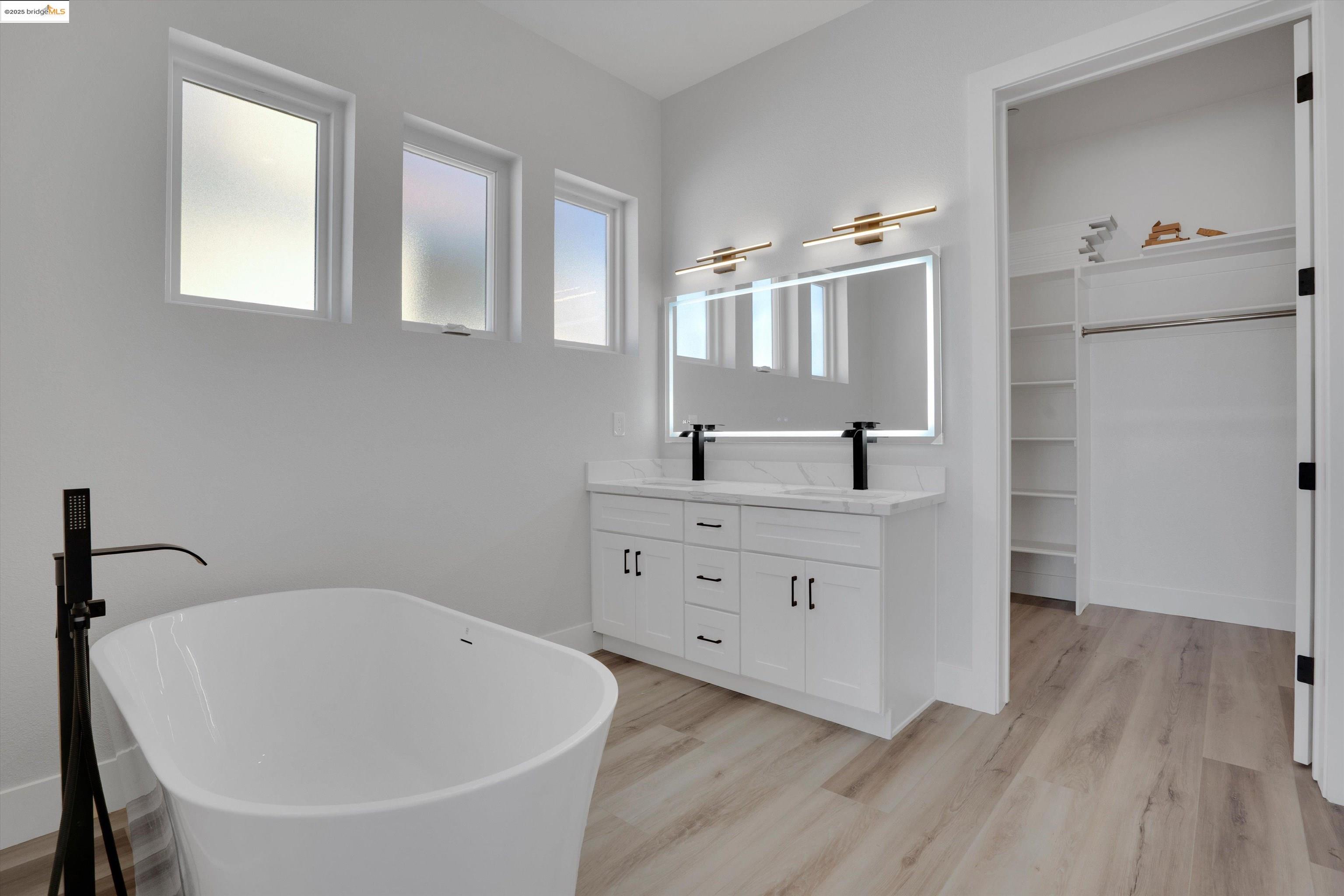 Detail Gallery Image 24 of 42 For 5590 Starboard Dr, Discovery Bay,  CA 94505 - 4 Beds | 4/1 Baths