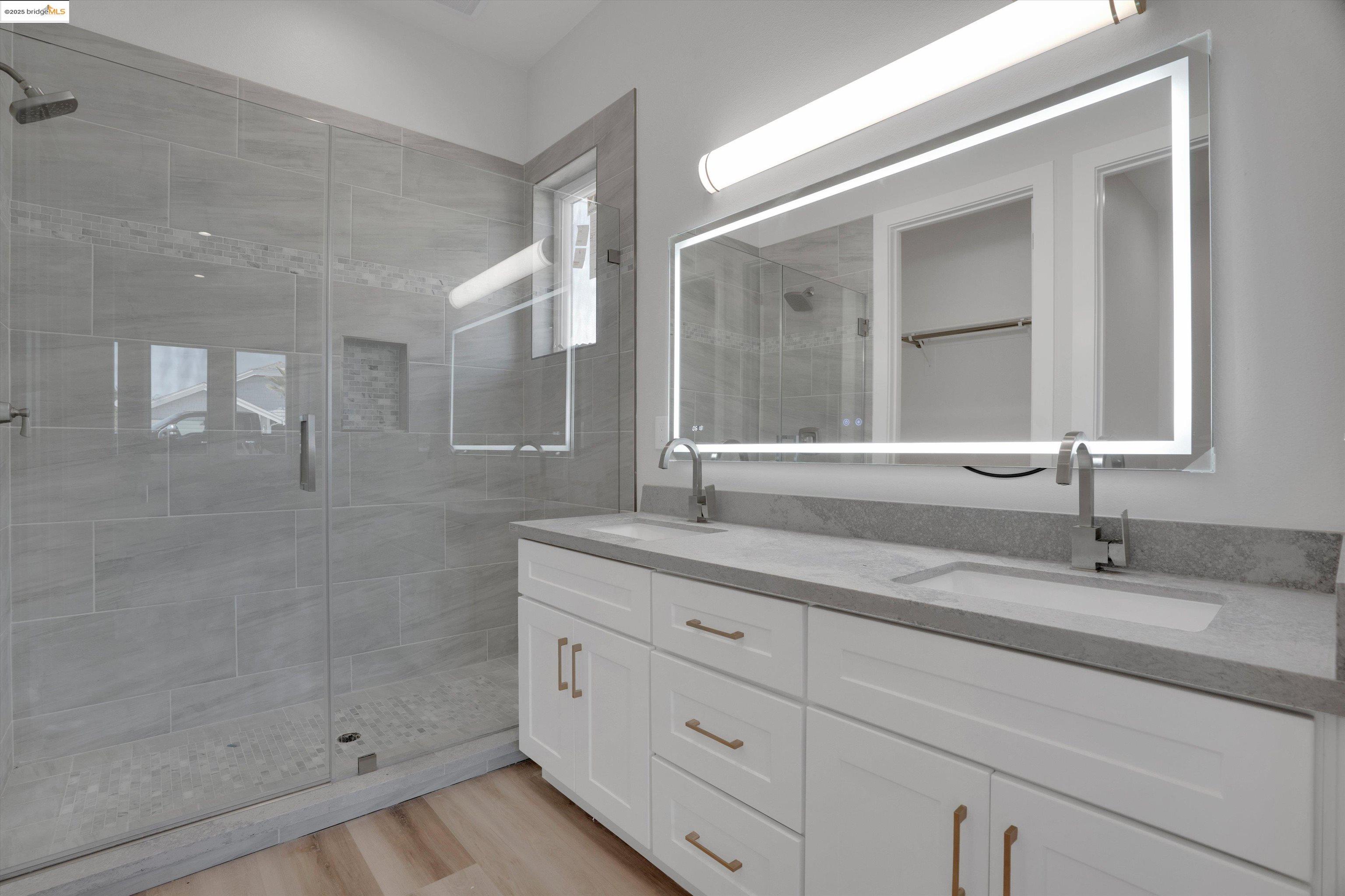 Detail Gallery Image 10 of 42 For 5590 Starboard Dr, Discovery Bay,  CA 94505 - 4 Beds | 4/1 Baths