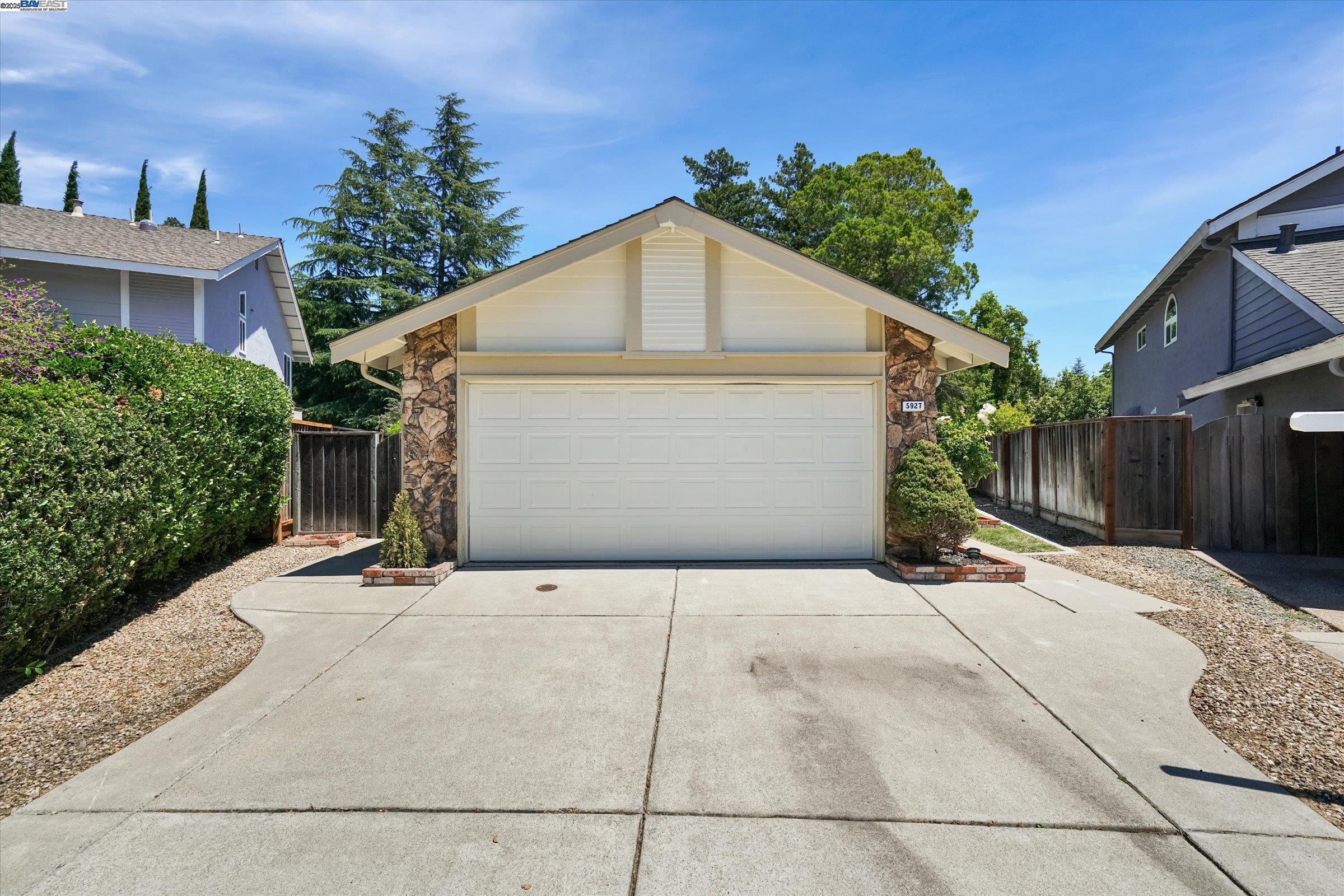 Detail Gallery Image 1 of 1 For 5927 Corte Cerritos, Pleasanton,  CA 94566 - 2 Beds | 2 Baths