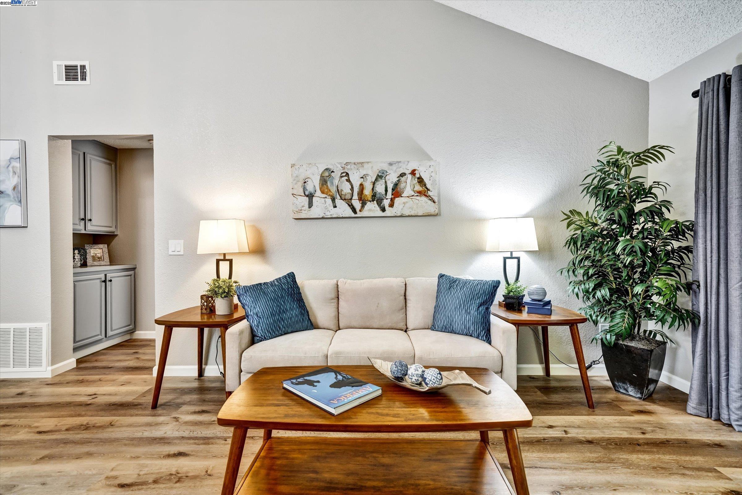 Detail Gallery Image 9 of 27 For 5927 Corte Cerritos, Pleasanton,  CA 94566 - 2 Beds | 2 Baths