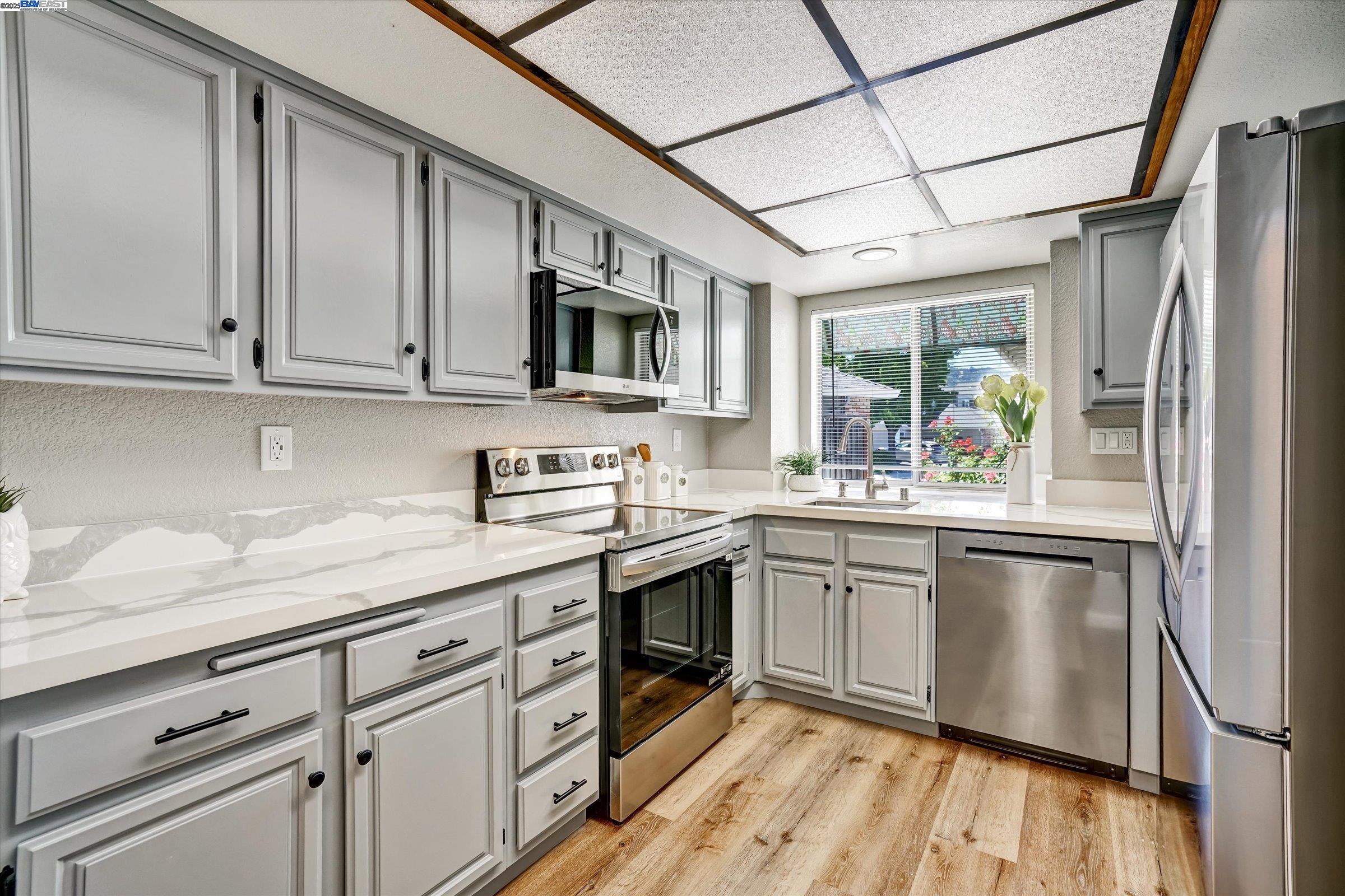 Detail Gallery Image 11 of 27 For 5927 Corte Cerritos, Pleasanton,  CA 94566 - 2 Beds | 2 Baths