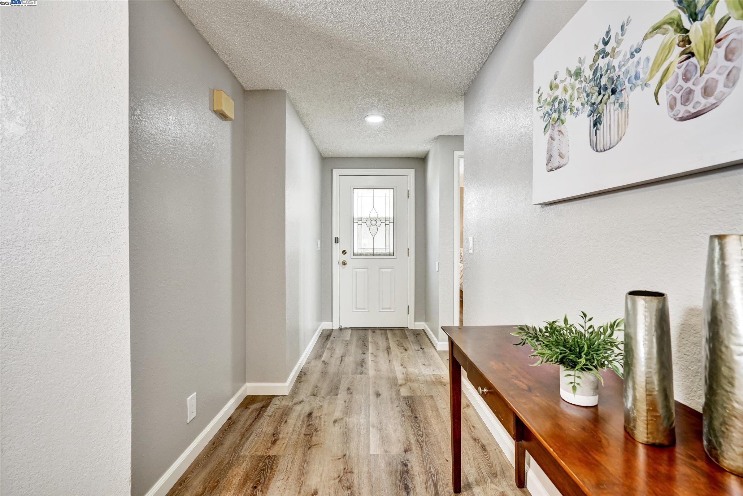 Detail Gallery Image 4 of 27 For 5927 Corte Cerritos, Pleasanton,  CA 94566 - 2 Beds | 2 Baths