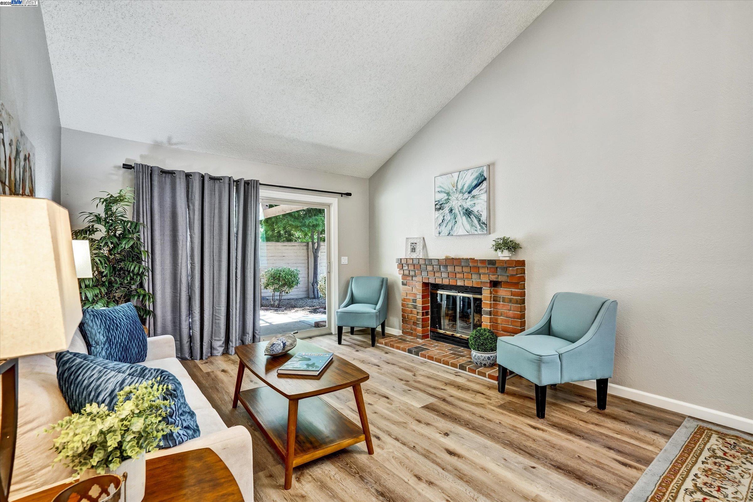 Detail Gallery Image 8 of 27 For 5927 Corte Cerritos, Pleasanton,  CA 94566 - 2 Beds | 2 Baths