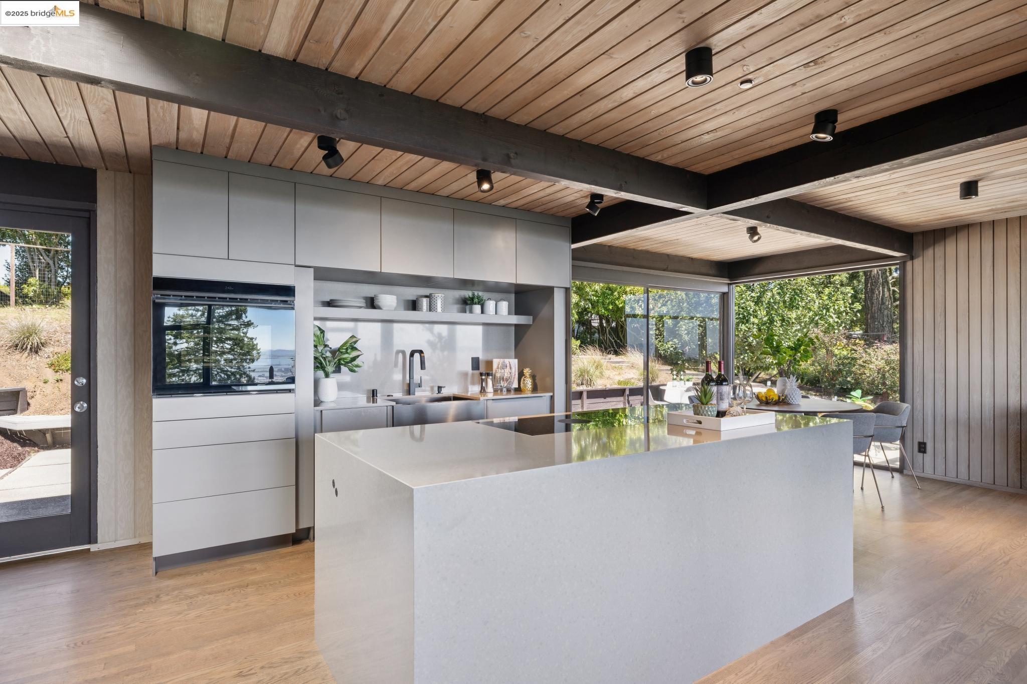 Detail Gallery Image 11 of 59 For 1091 Creston Rd, Berkeley,  CA 94708 - 4 Beds | 2 Baths