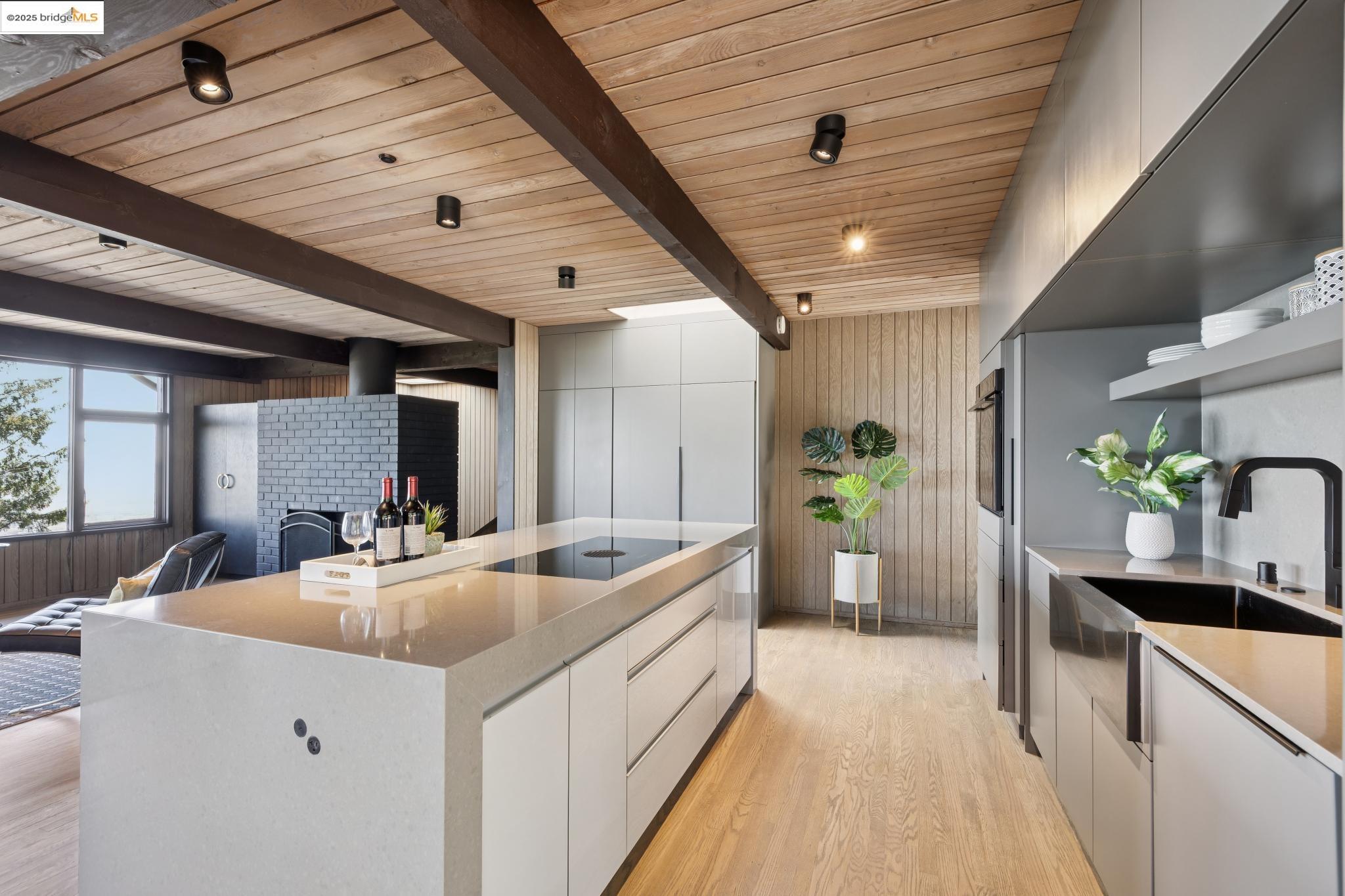 Detail Gallery Image 13 of 59 For 1091 Creston Rd, Berkeley,  CA 94708 - 4 Beds | 2 Baths