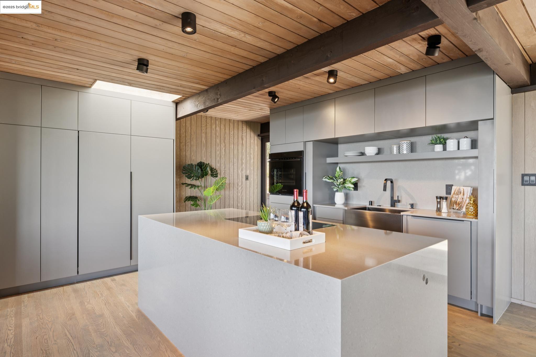 Detail Gallery Image 14 of 59 For 1091 Creston Rd, Berkeley,  CA 94708 - 4 Beds | 2 Baths