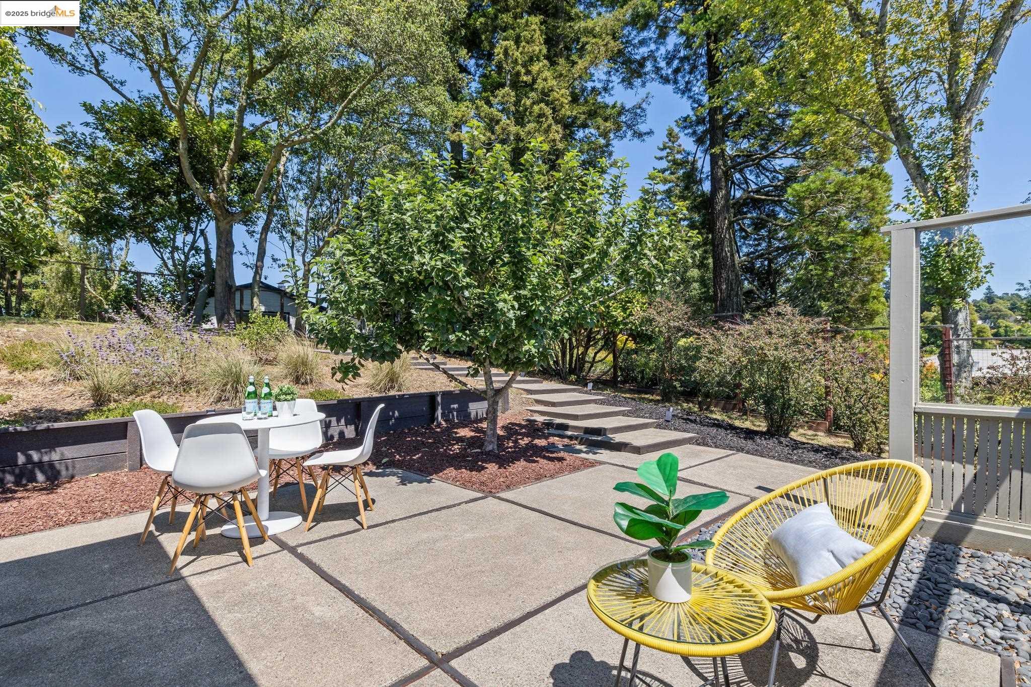 Detail Gallery Image 18 of 59 For 1091 Creston Rd, Berkeley,  CA 94708 - 4 Beds | 2 Baths