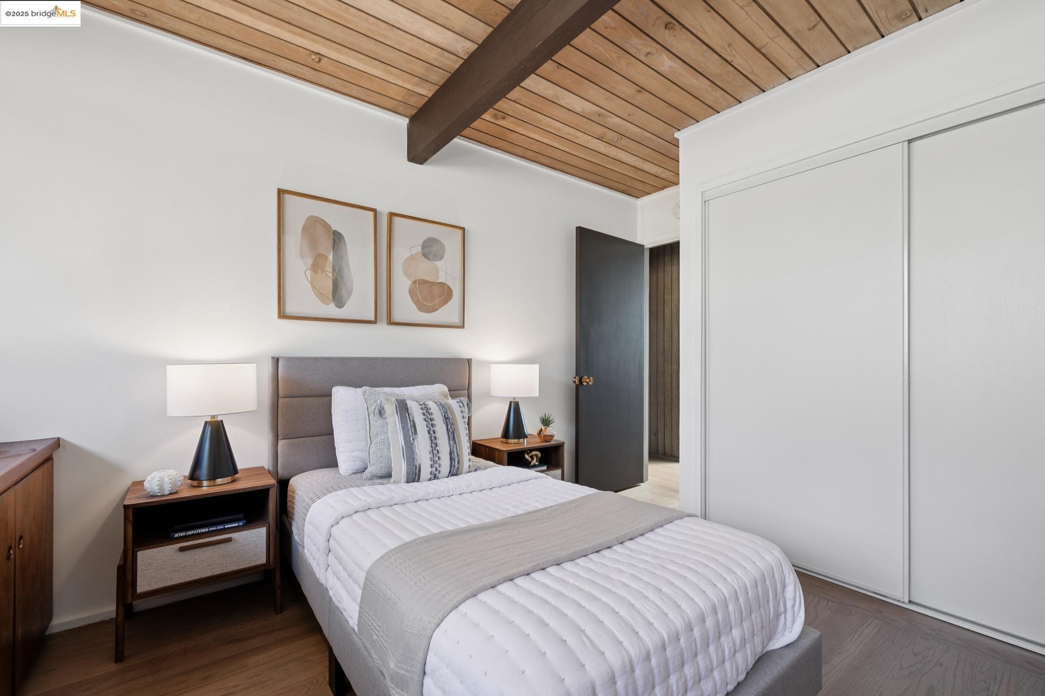 Detail Gallery Image 26 of 59 For 1091 Creston Rd, Berkeley,  CA 94708 - 4 Beds | 2 Baths