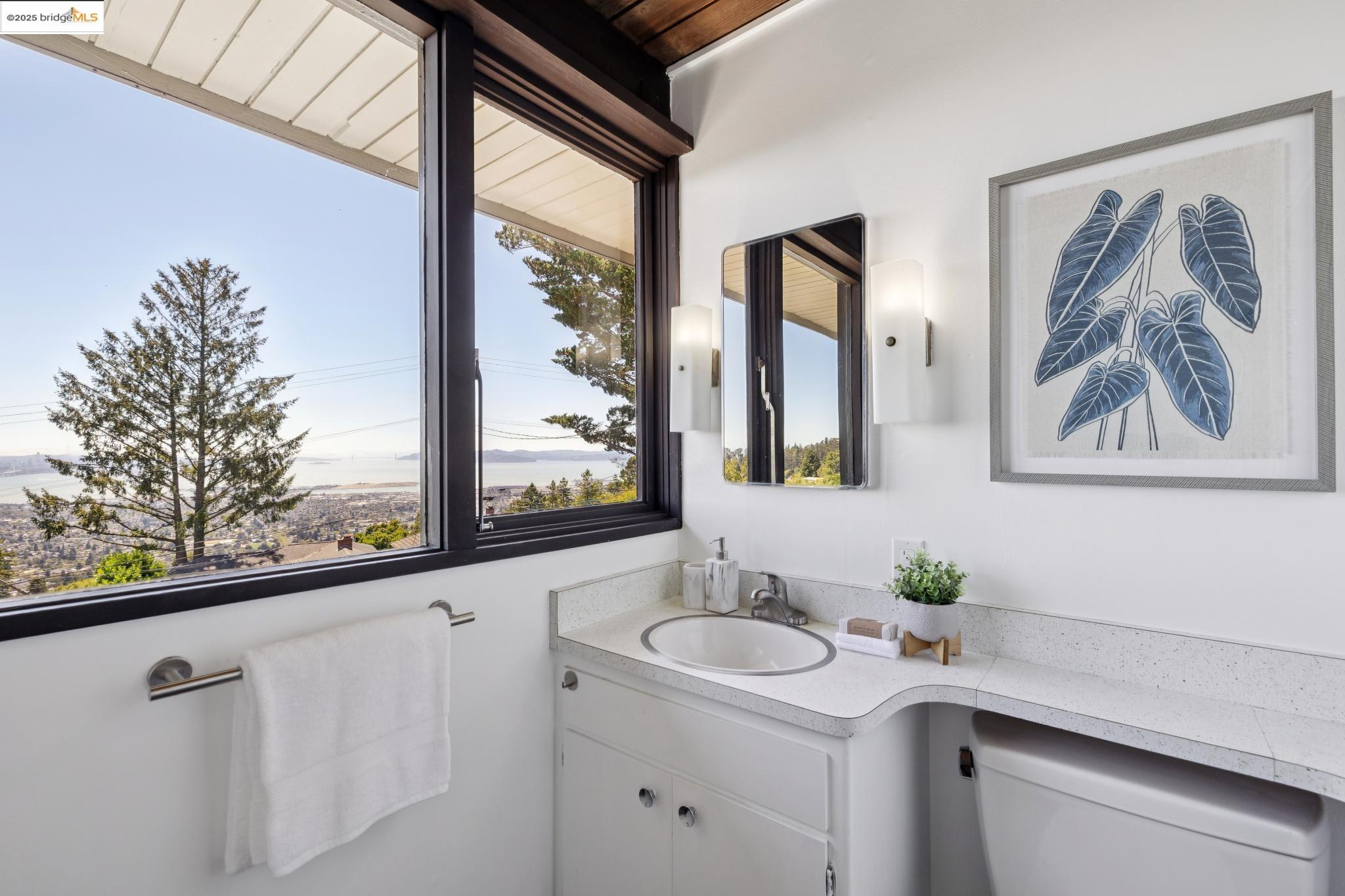 Detail Gallery Image 31 of 59 For 1091 Creston Rd, Berkeley,  CA 94708 - 4 Beds | 2 Baths
